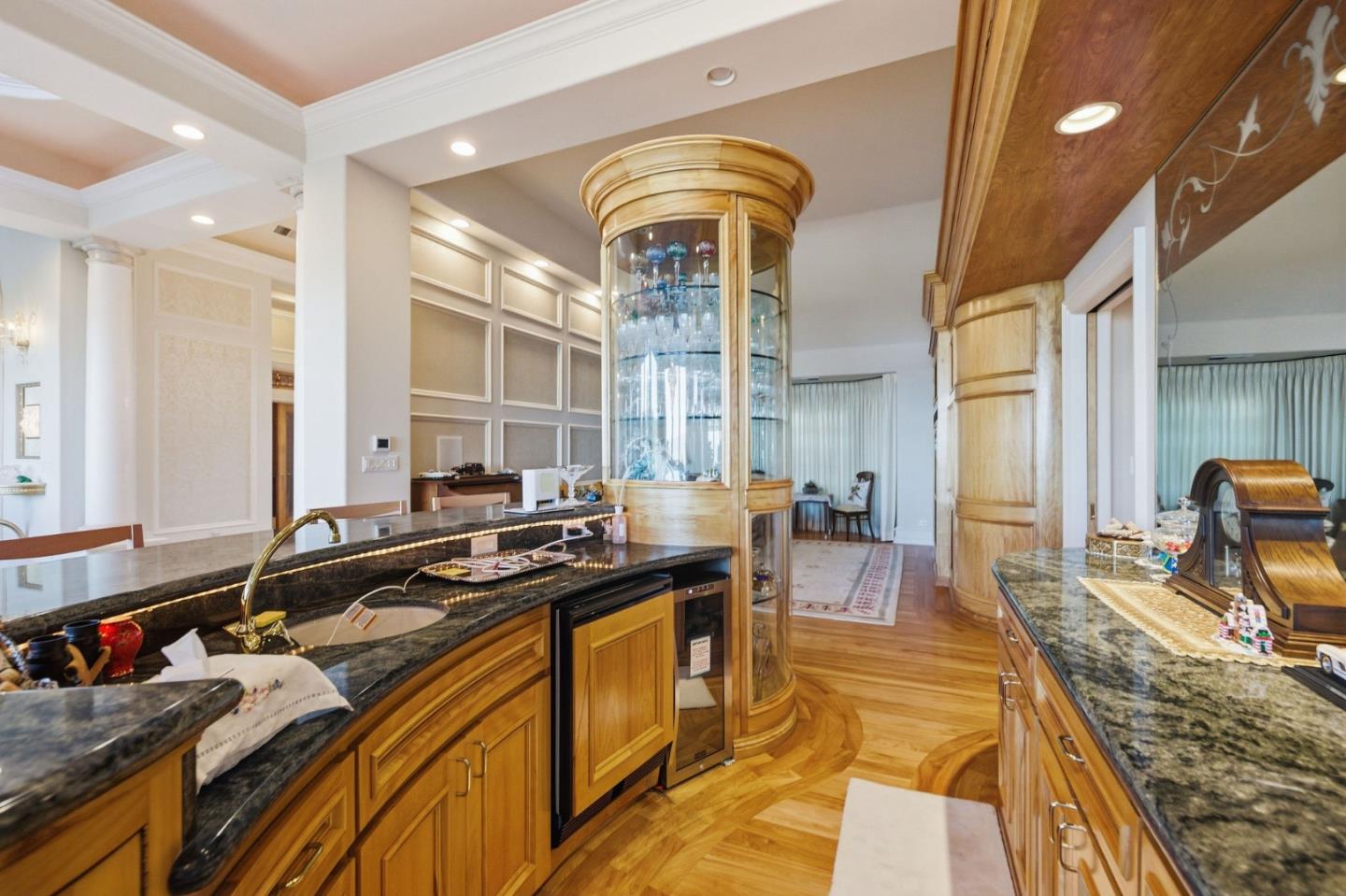 Detail Gallery Image 33 of 142 For 2930 Privet Dr, Hillsborough,  CA 94010 - 7 Beds | 6/2 Baths