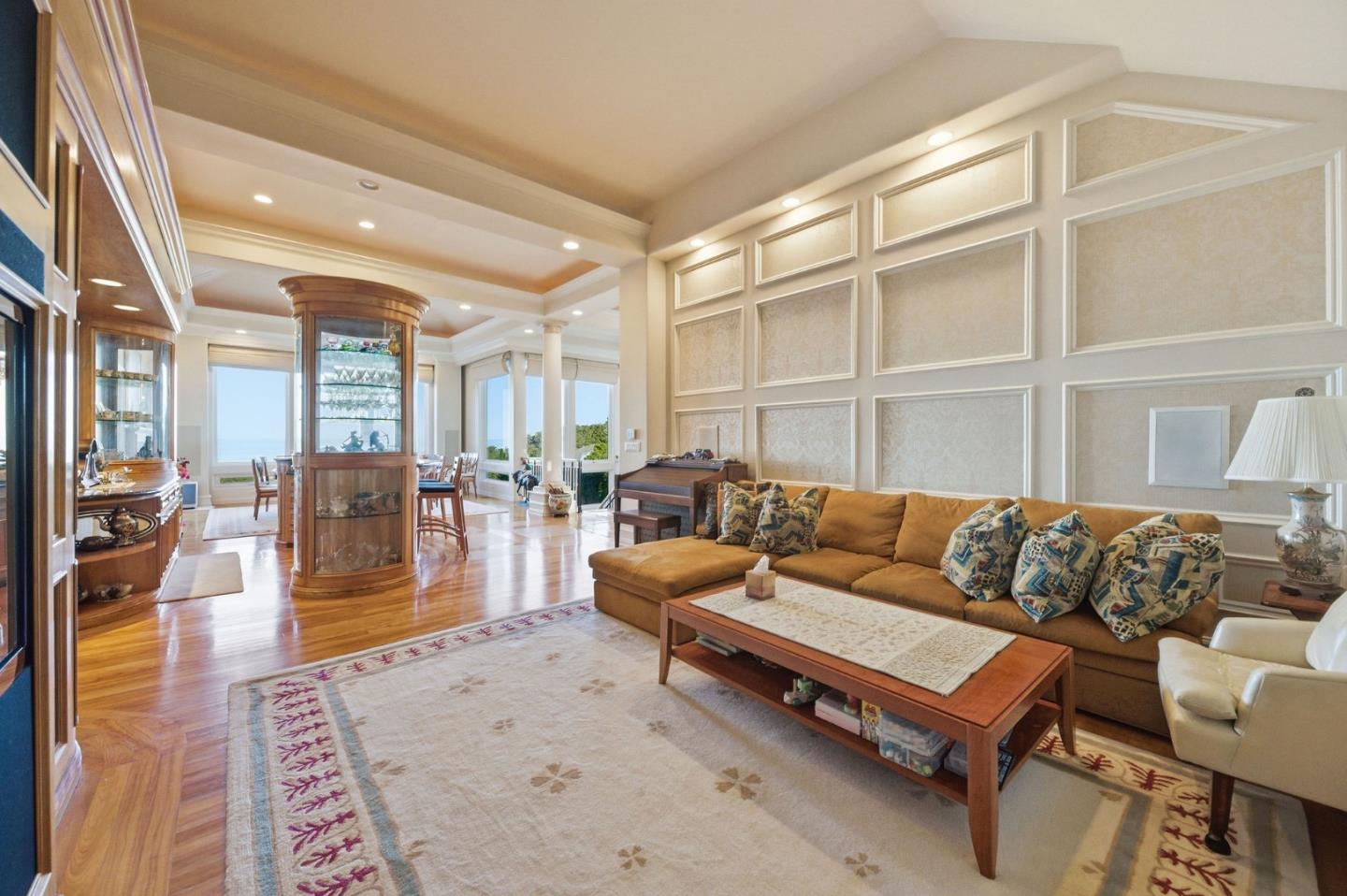 Detail Gallery Image 36 of 142 For 2930 Privet Dr, Hillsborough,  CA 94010 - 7 Beds | 6/2 Baths