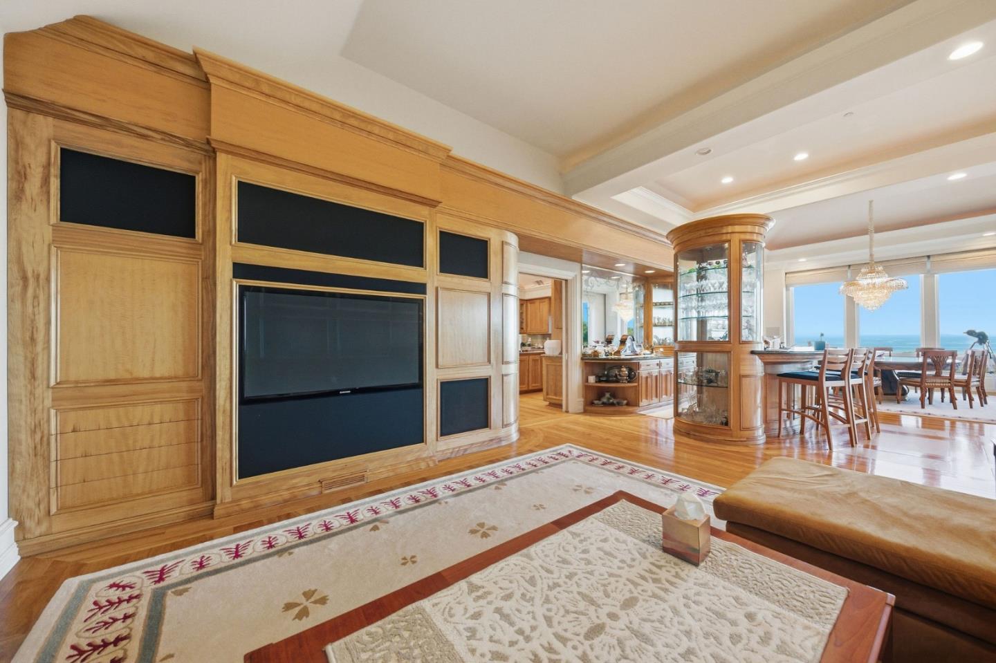 Detail Gallery Image 37 of 142 For 2930 Privet Dr, Hillsborough,  CA 94010 - 7 Beds | 6/2 Baths