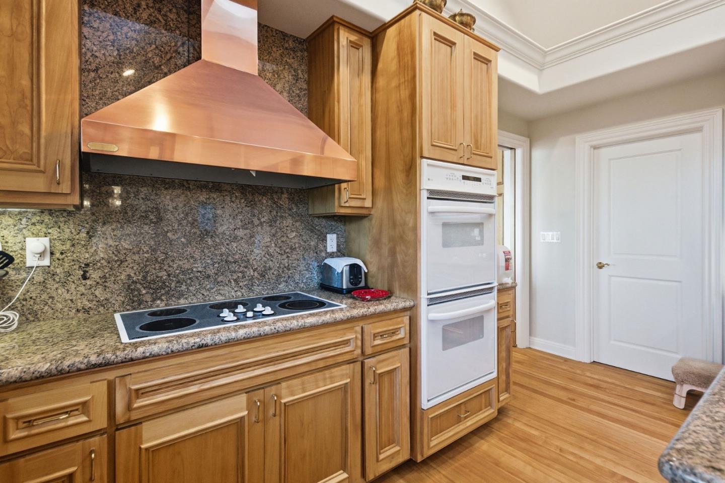 Detail Gallery Image 40 of 142 For 2930 Privet Dr, Hillsborough,  CA 94010 - 7 Beds | 6/2 Baths