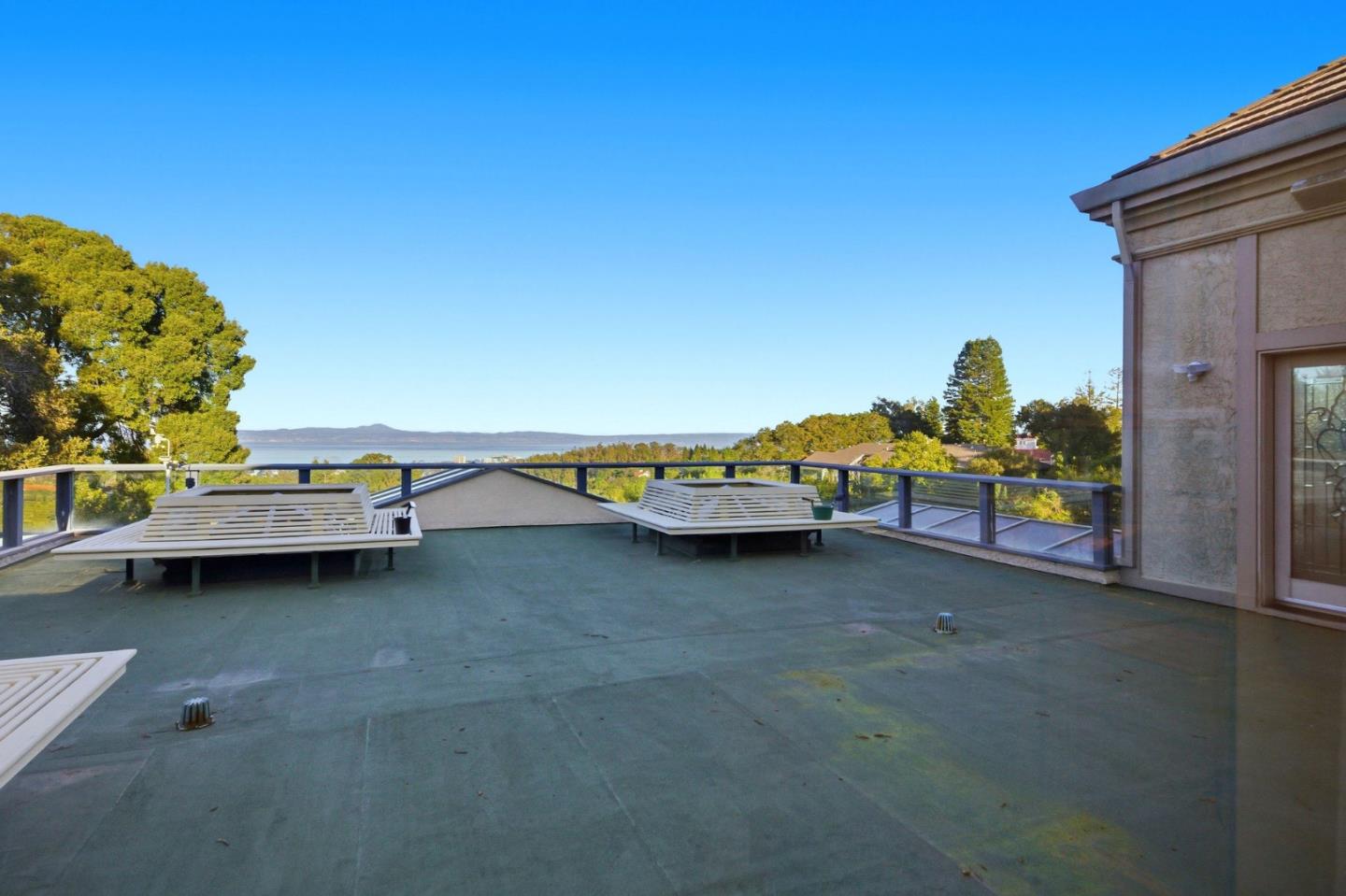 Detail Gallery Image 46 of 142 For 2930 Privet Dr, Hillsborough,  CA 94010 - 7 Beds | 6/2 Baths