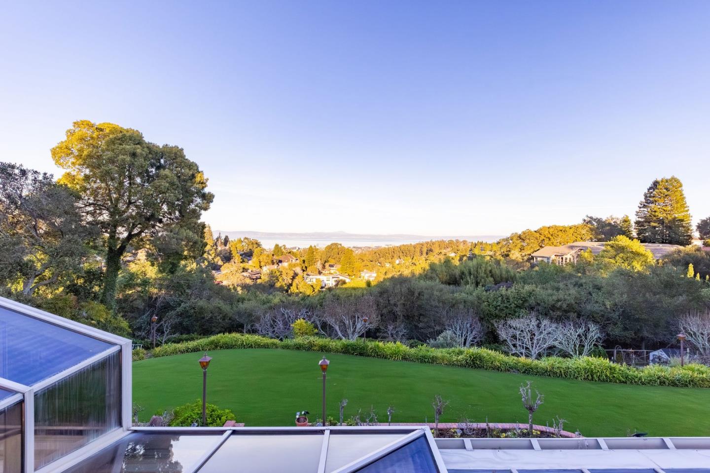 Detail Gallery Image 47 of 142 For 2930 Privet Dr, Hillsborough,  CA 94010 - 7 Beds | 6/2 Baths