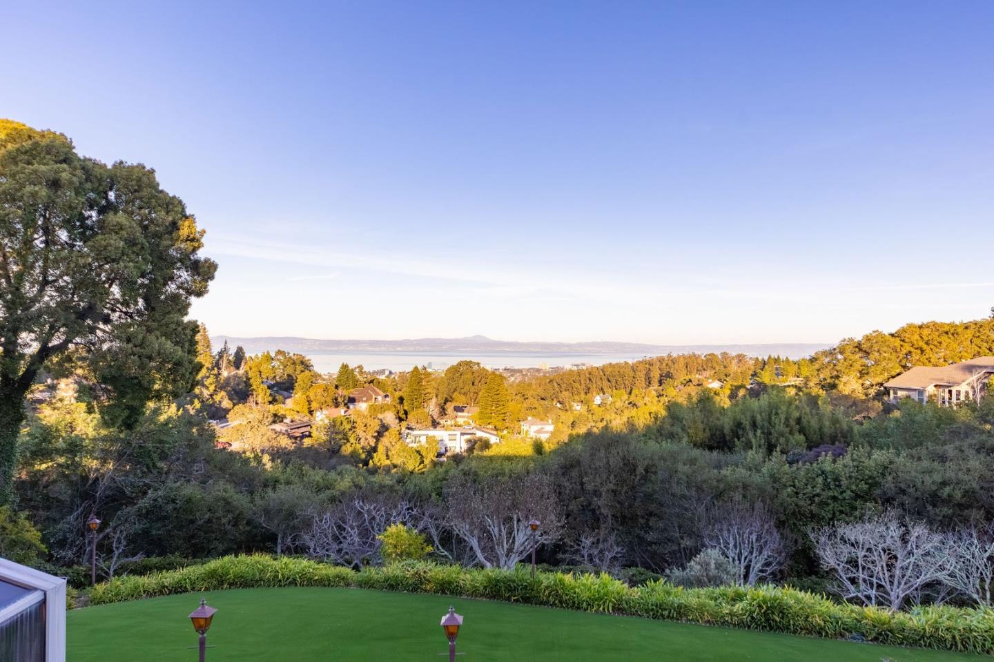 Detail Gallery Image 48 of 142 For 2930 Privet Dr, Hillsborough,  CA 94010 - 7 Beds | 6/2 Baths