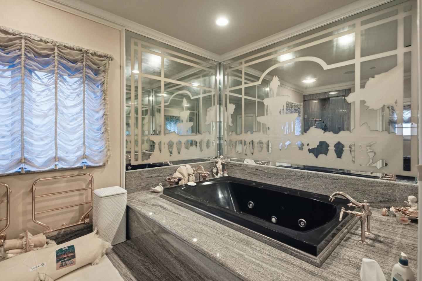 Detail Gallery Image 67 of 142 For 2930 Privet Dr, Hillsborough,  CA 94010 - 7 Beds | 6/2 Baths