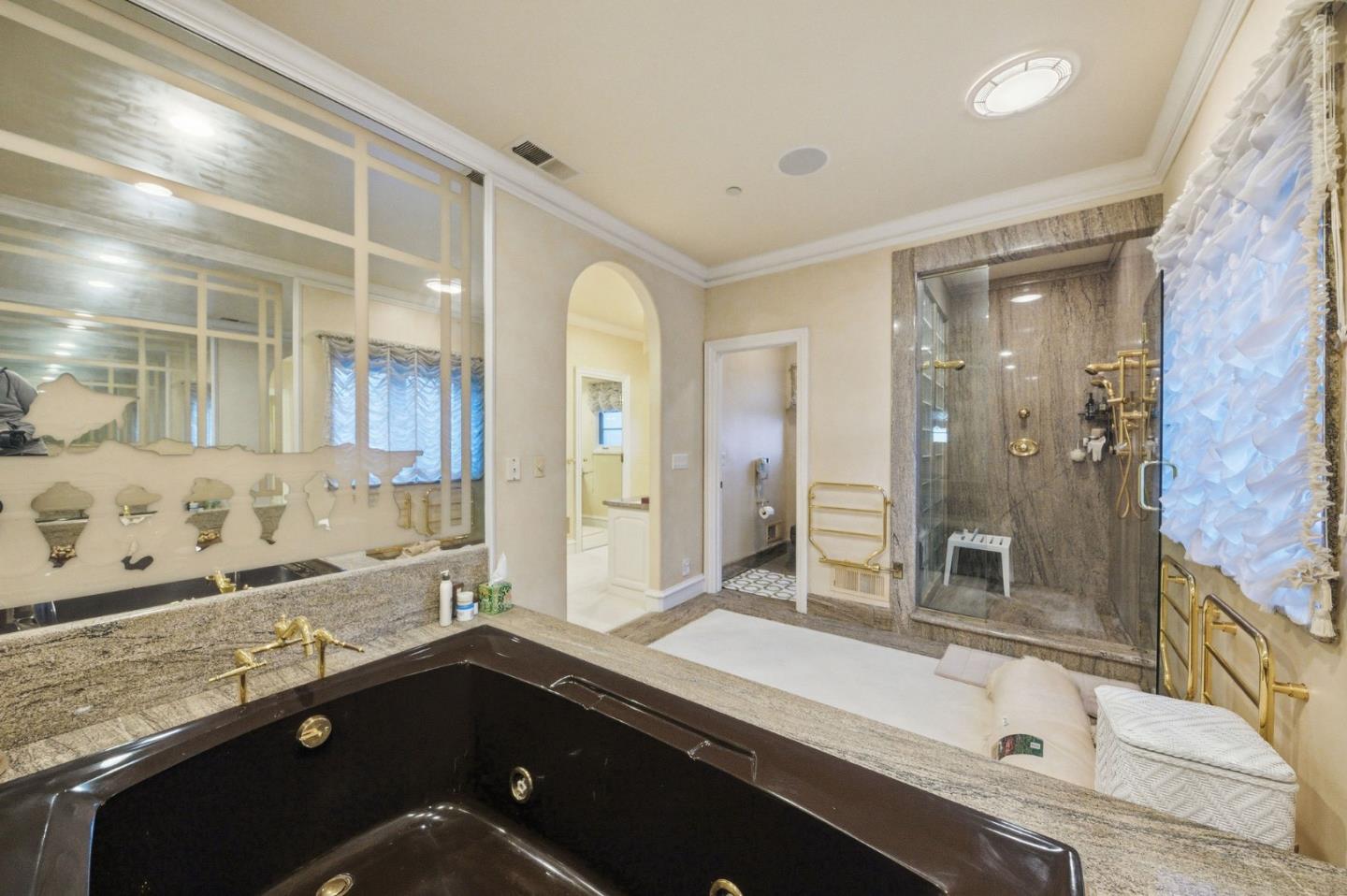 Detail Gallery Image 68 of 142 For 2930 Privet Dr, Hillsborough,  CA 94010 - 7 Beds | 6/2 Baths