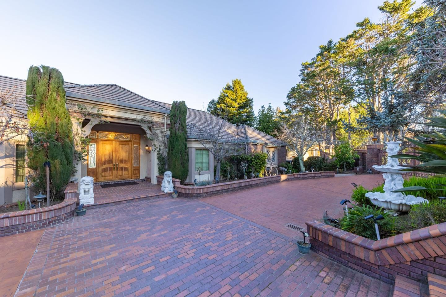 Detail Gallery Image 7 of 142 For 2930 Privet Dr, Hillsborough,  CA 94010 - 7 Beds | 6/2 Baths