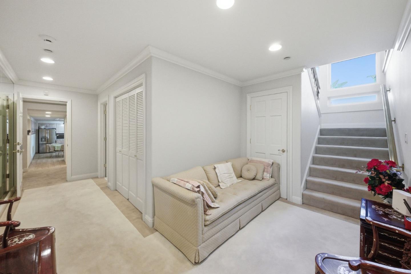 Detail Gallery Image 76 of 142 For 2930 Privet Dr, Hillsborough,  CA 94010 - 7 Beds | 6/2 Baths