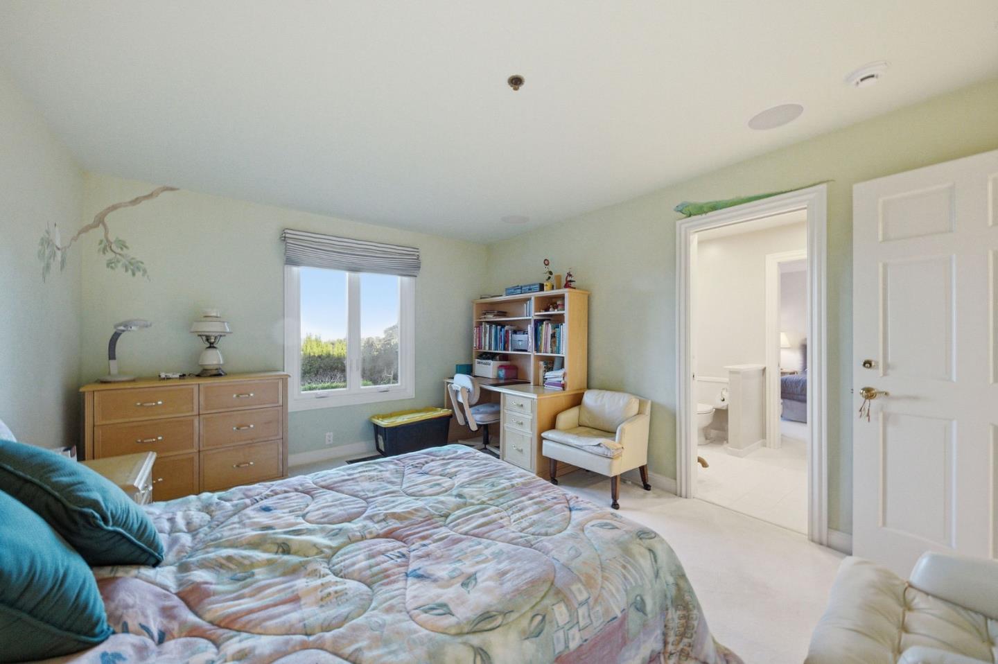 Detail Gallery Image 81 of 142 For 2930 Privet Dr, Hillsborough,  CA 94010 - 7 Beds | 6/2 Baths