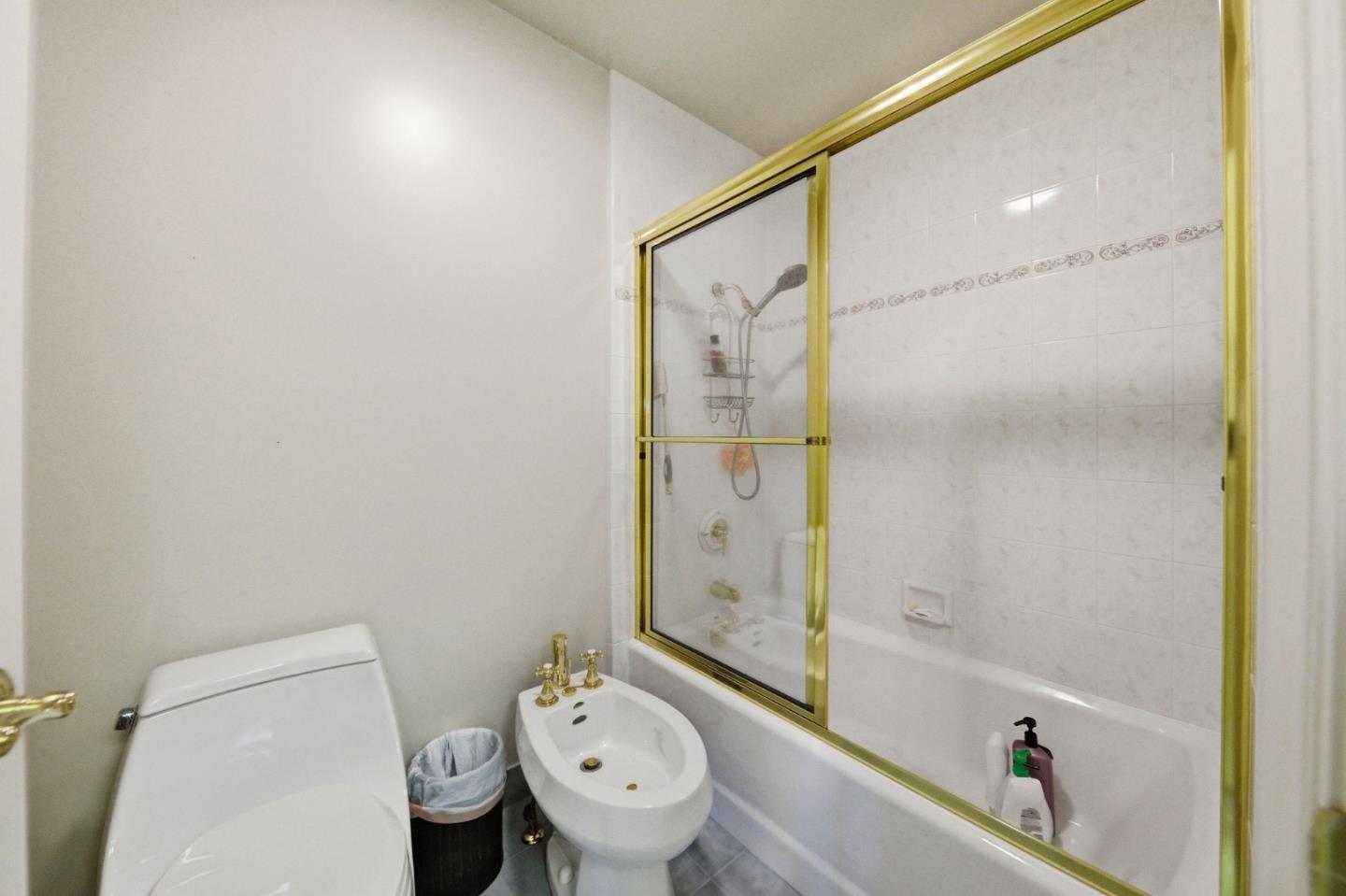 Detail Gallery Image 95 of 142 For 2930 Privet Dr, Hillsborough,  CA 94010 - 7 Beds | 6/2 Baths