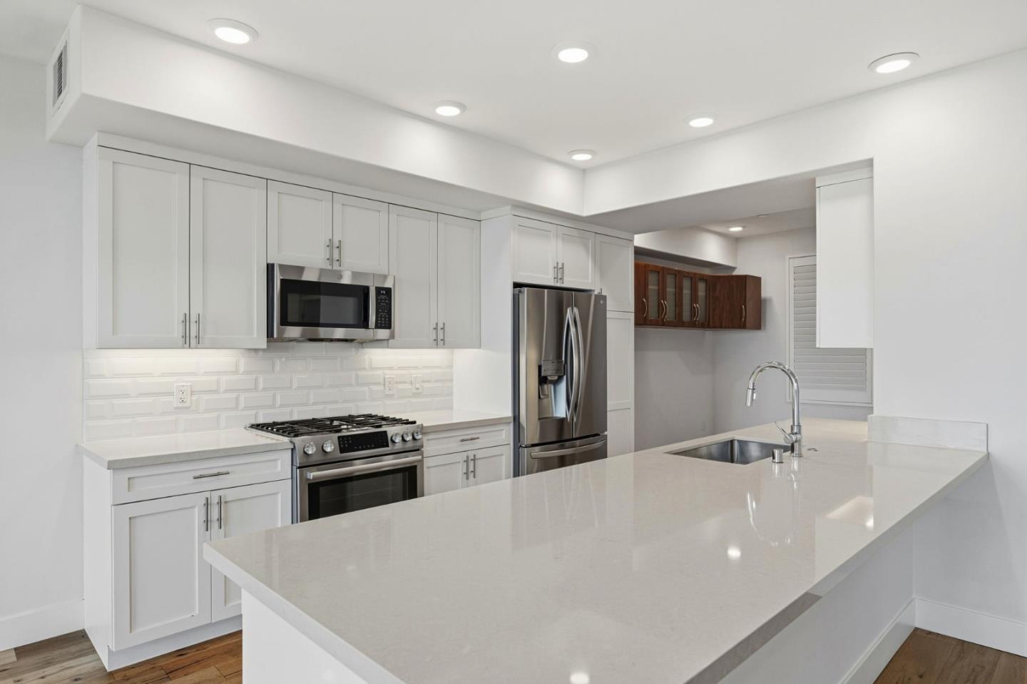 Detail Gallery Image 10 of 53 For 400 Mariners Island Blvd #209,  San Mateo,  CA 94404 - 2 Beds | 2 Baths