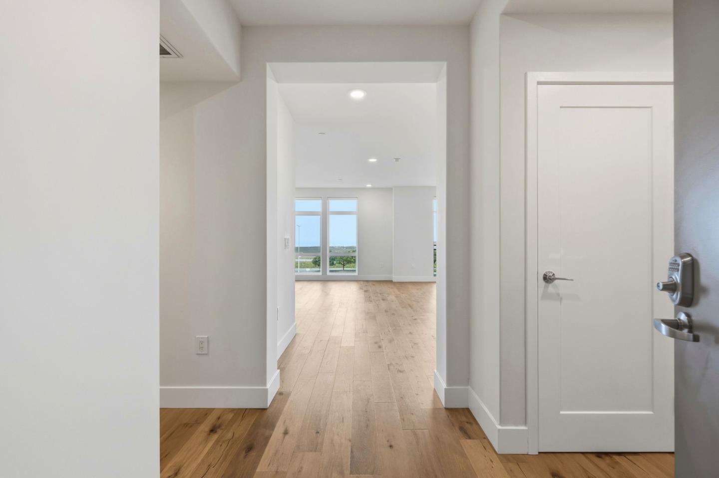 Detail Gallery Image 2 of 53 For 400 Mariners Island Blvd #209,  San Mateo,  CA 94404 - 2 Beds | 2 Baths