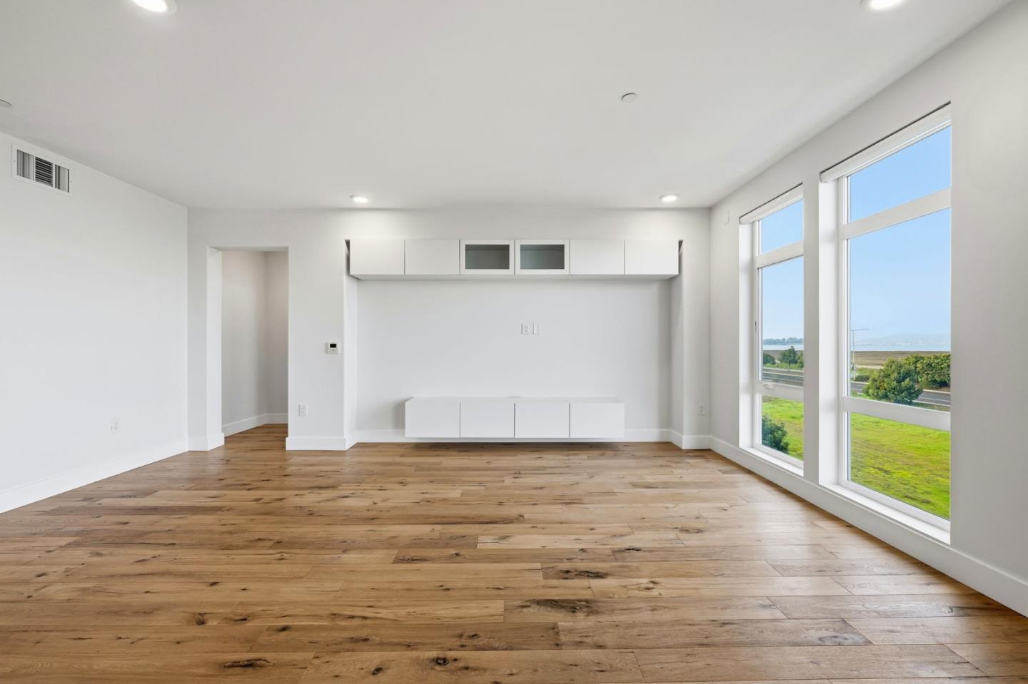 Detail Gallery Image 4 of 53 For 400 Mariners Island Blvd #209,  San Mateo,  CA 94404 - 2 Beds | 2 Baths