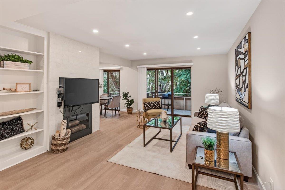 Detail Gallery Image 2 of 38 For 20812 4th St #6,  Saratoga,  CA 95070 - 2 Beds | 2 Baths