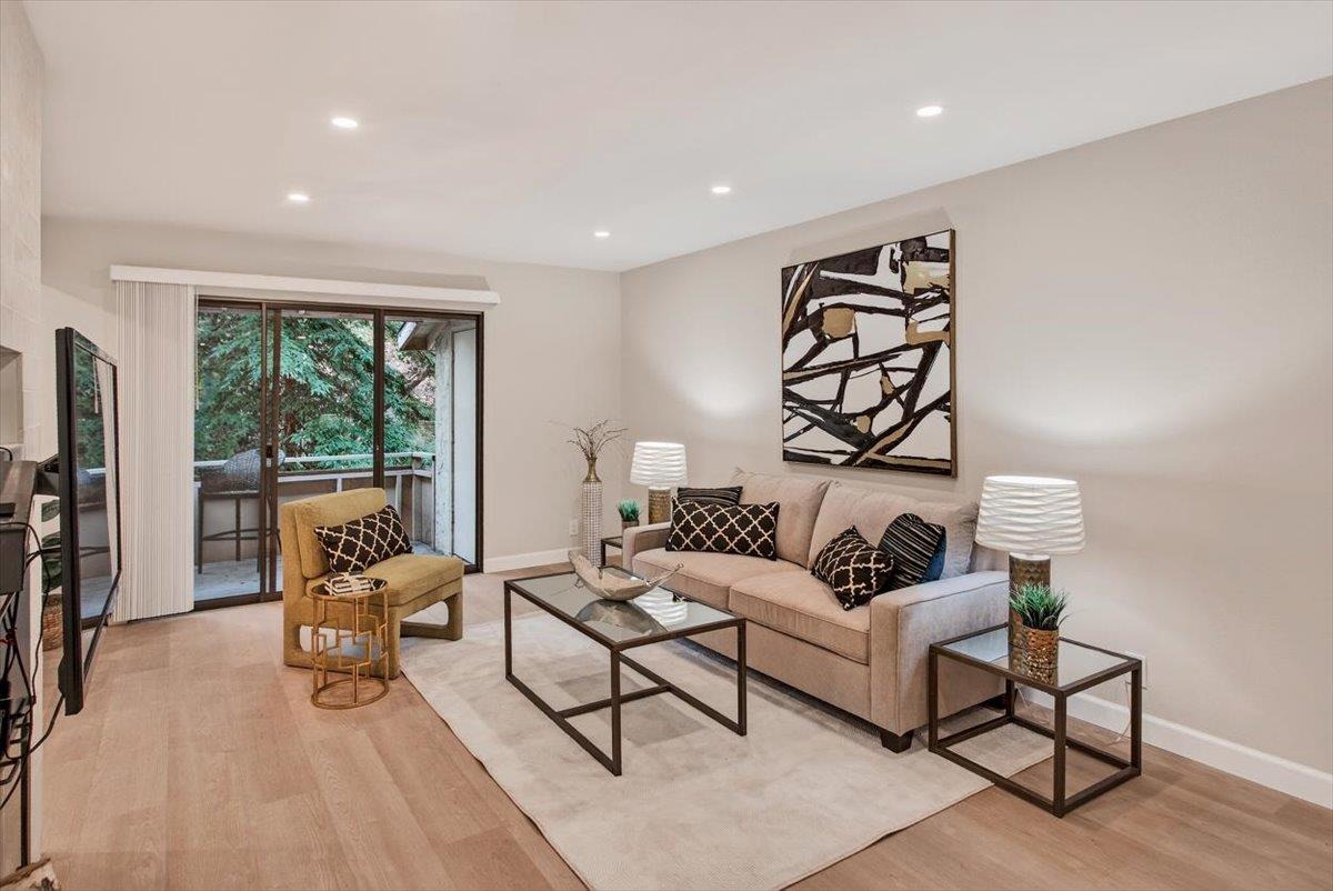 Detail Gallery Image 3 of 38 For 20812 4th St #6,  Saratoga,  CA 95070 - 2 Beds | 2 Baths