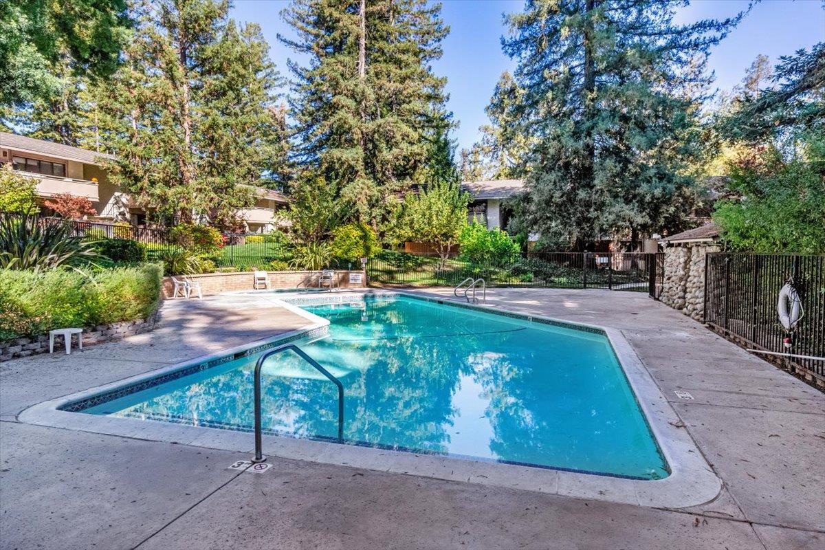 Detail Gallery Image 32 of 38 For 20812 4th St #6,  Saratoga,  CA 95070 - 2 Beds | 2 Baths