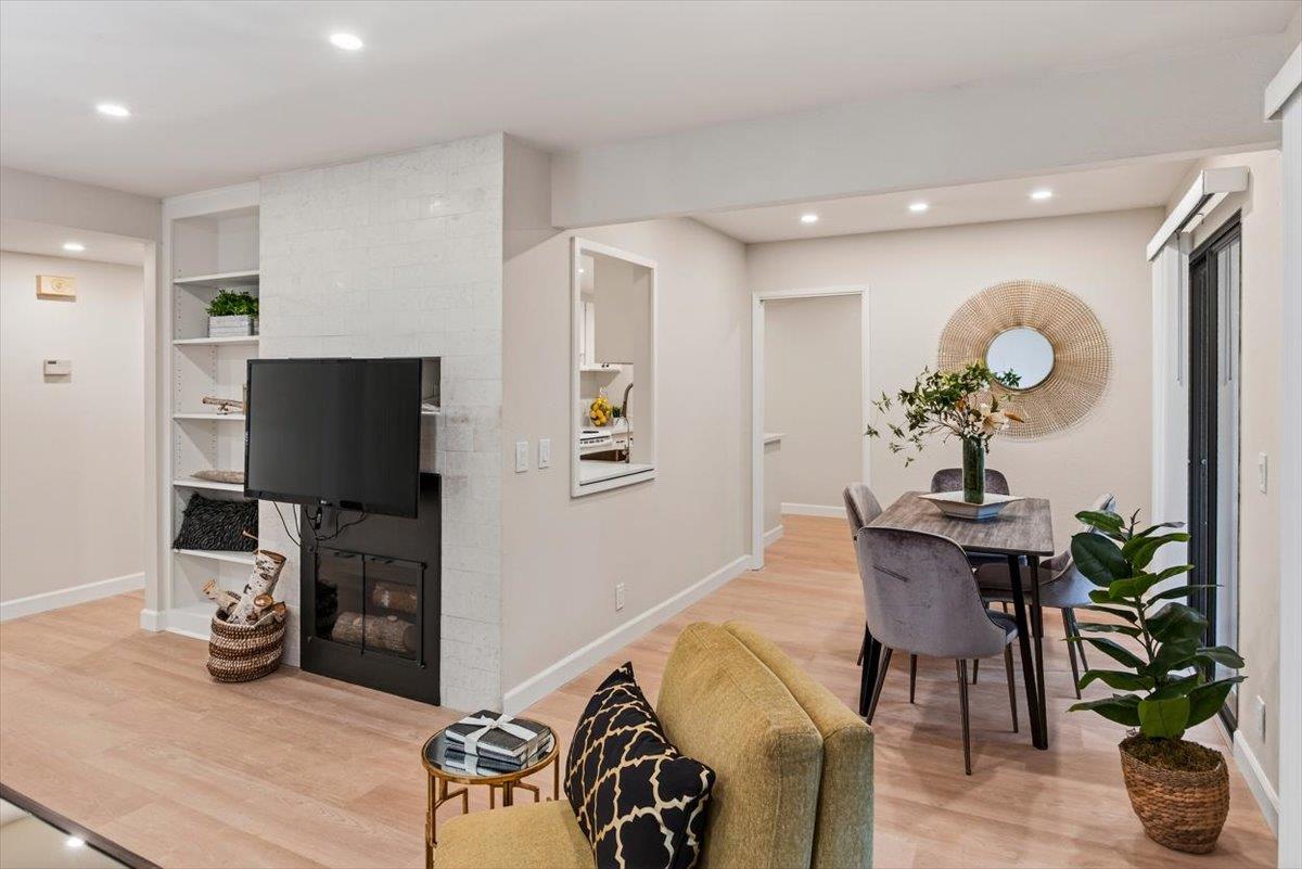 Detail Gallery Image 5 of 38 For 20812 4th St #6,  Saratoga,  CA 95070 - 2 Beds | 2 Baths