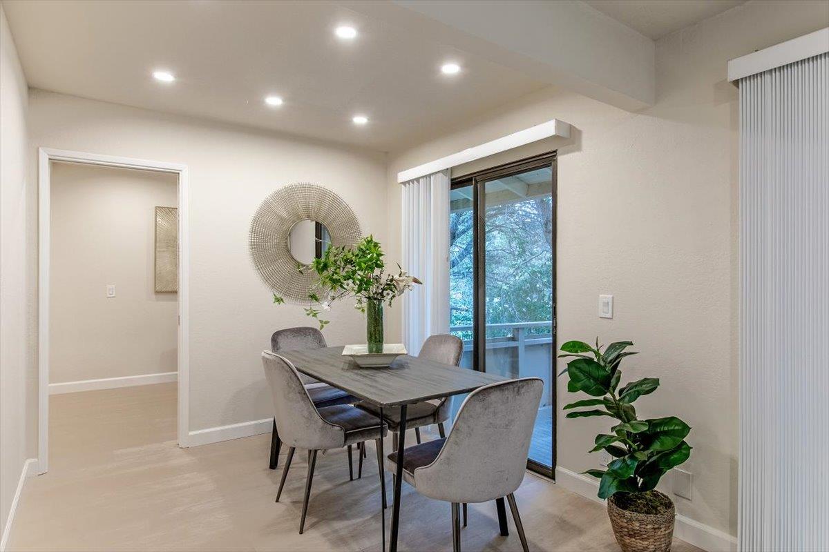 Detail Gallery Image 6 of 38 For 20812 4th St #6,  Saratoga,  CA 95070 - 2 Beds | 2 Baths