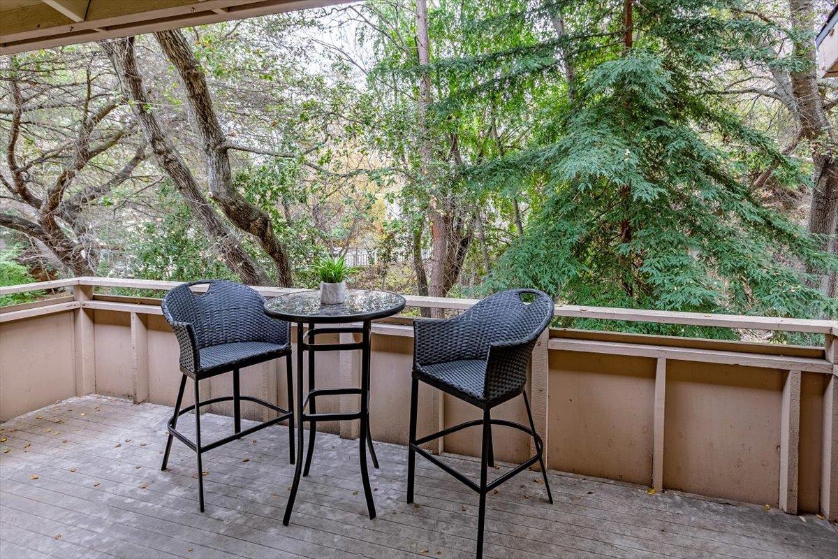 Detail Gallery Image 7 of 38 For 20812 4th St #6,  Saratoga,  CA 95070 - 2 Beds | 2 Baths