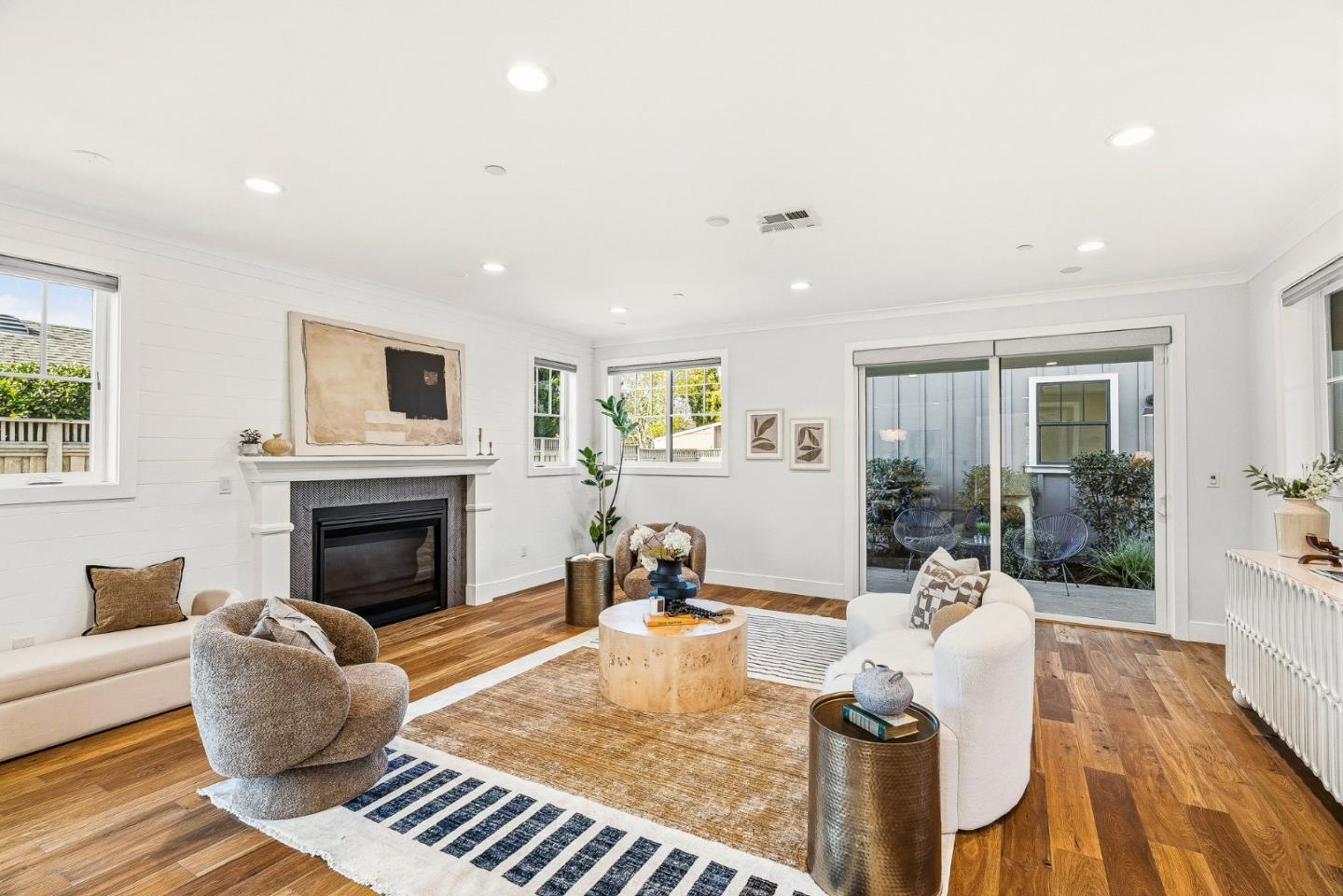 Detail Gallery Image 17 of 49 For 1741 Connecticut Dr, Redwood City,  CA 94061 - 4 Beds | 3 Baths