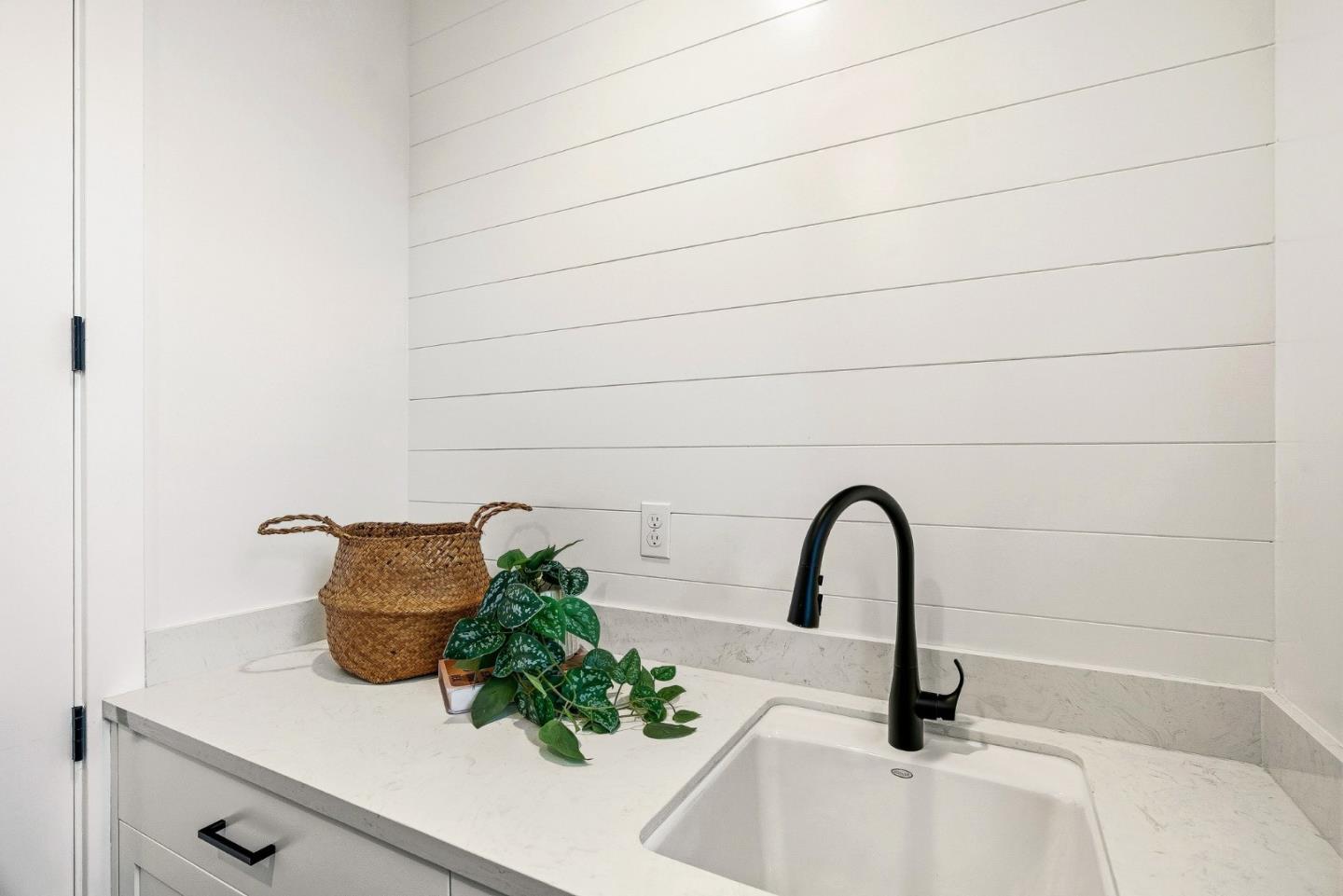 Detail Gallery Image 29 of 49 For 1741 Connecticut Dr, Redwood City,  CA 94061 - 4 Beds | 3 Baths