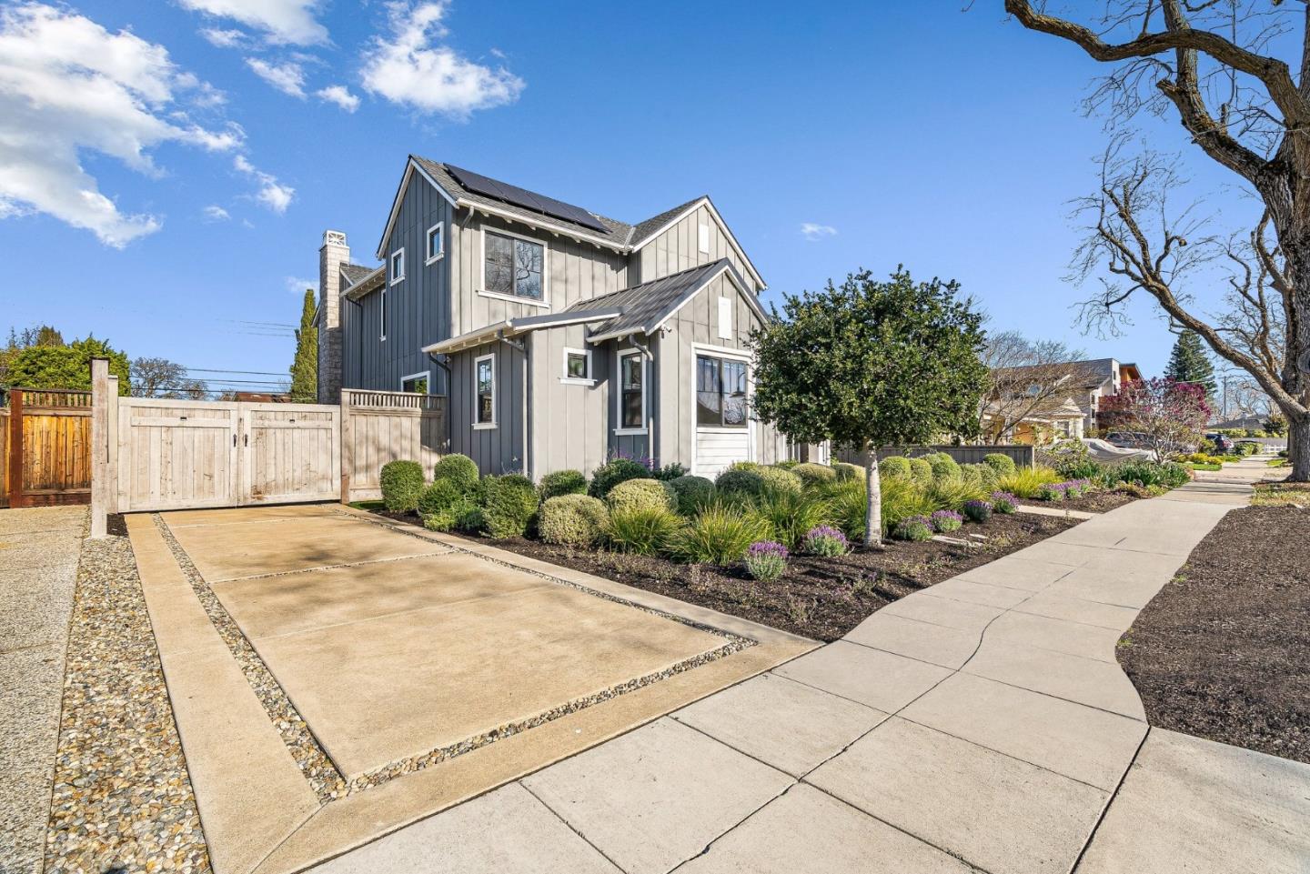 Detail Gallery Image 3 of 49 For 1741 Connecticut Dr, Redwood City,  CA 94061 - 4 Beds | 3 Baths