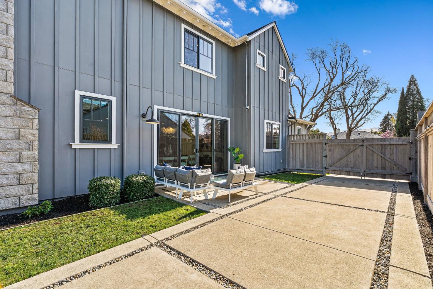 Detail Gallery Image 43 of 49 For 1741 Connecticut Dr, Redwood City,  CA 94061 - 4 Beds | 3 Baths