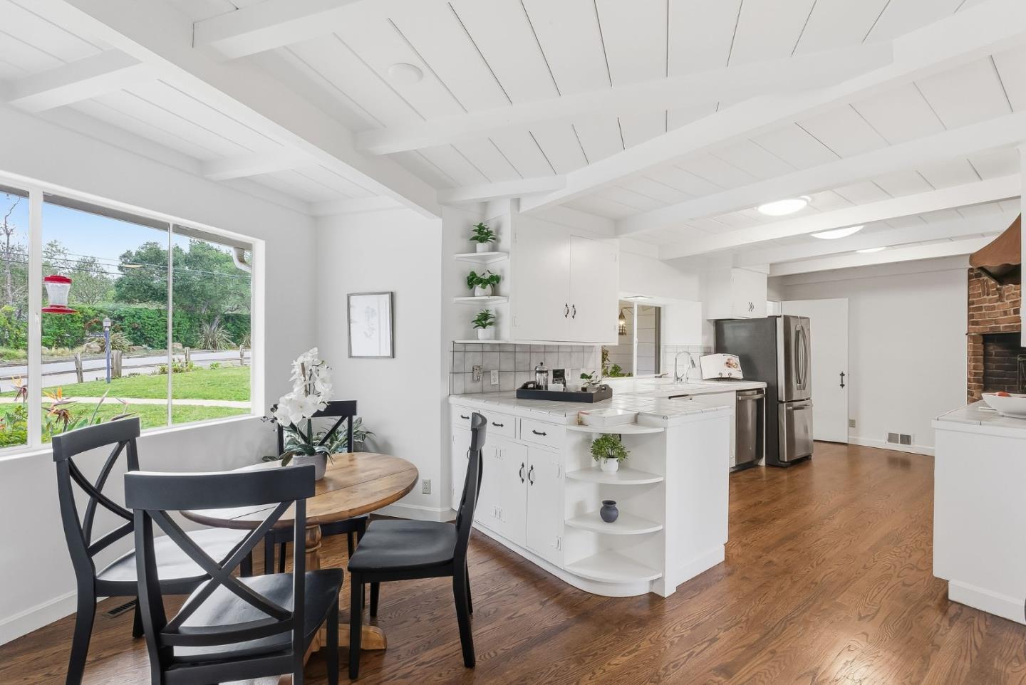 Detail Gallery Image 16 of 42 For 10915 Mora Dr, Los Altos Hills,  CA 94024 - 4 Beds | 2/1 Baths