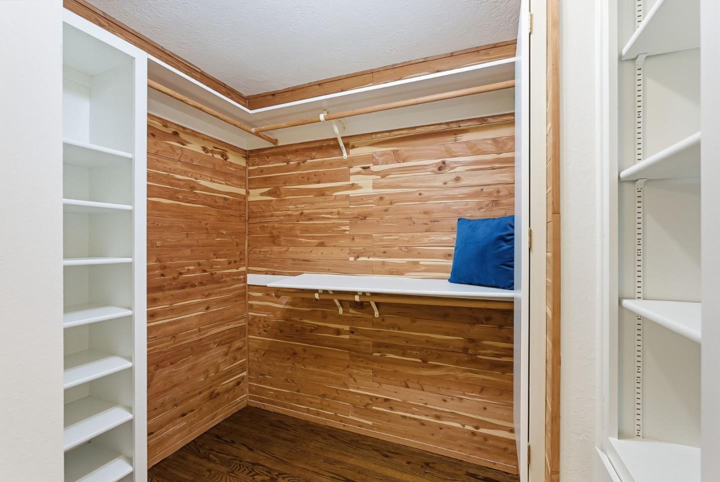 Detail Gallery Image 22 of 42 For 10915 Mora Dr, Los Altos Hills,  CA 94024 - 4 Beds | 2/1 Baths