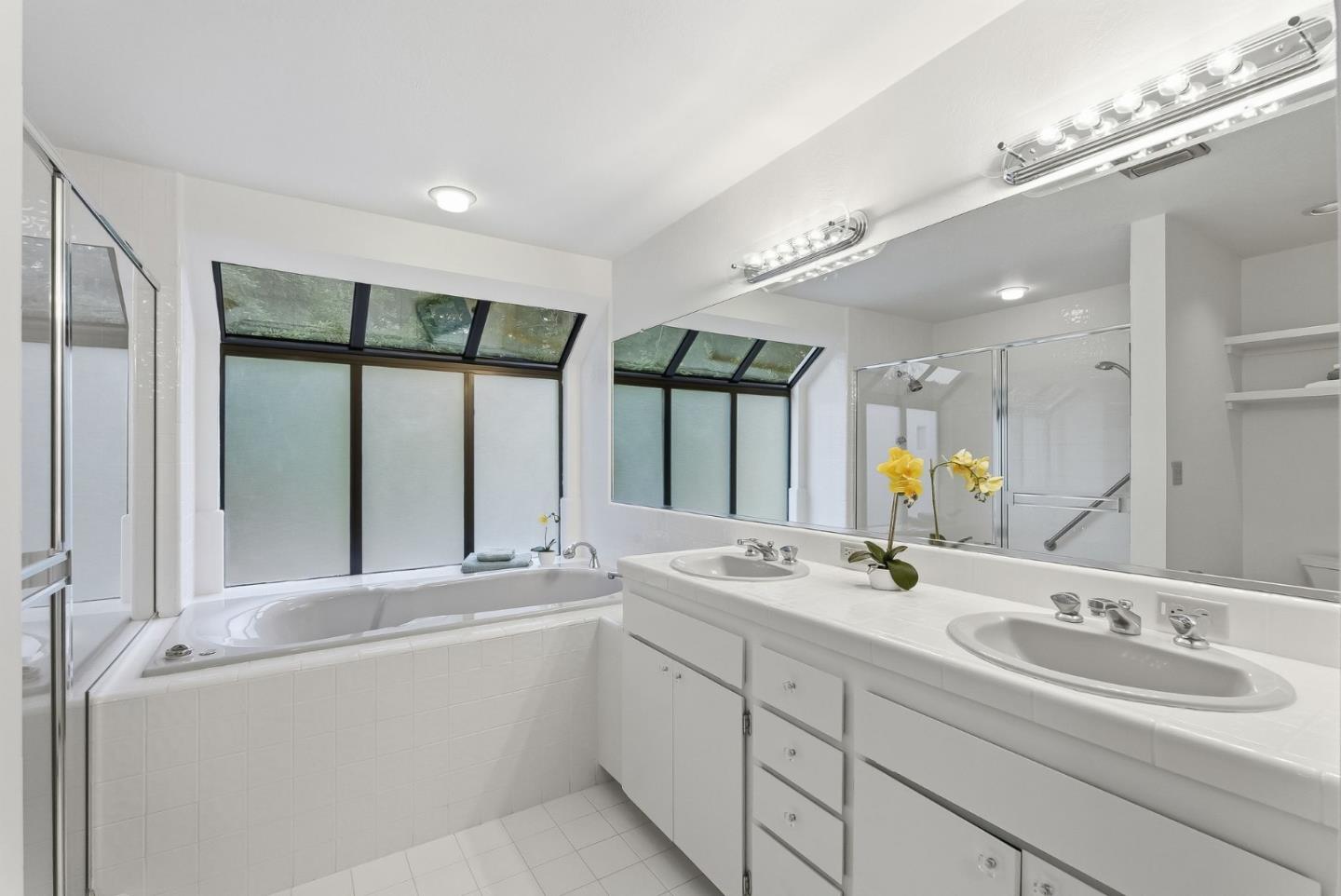 Detail Gallery Image 23 of 42 For 10915 Mora Dr, Los Altos Hills,  CA 94024 - 4 Beds | 2/1 Baths