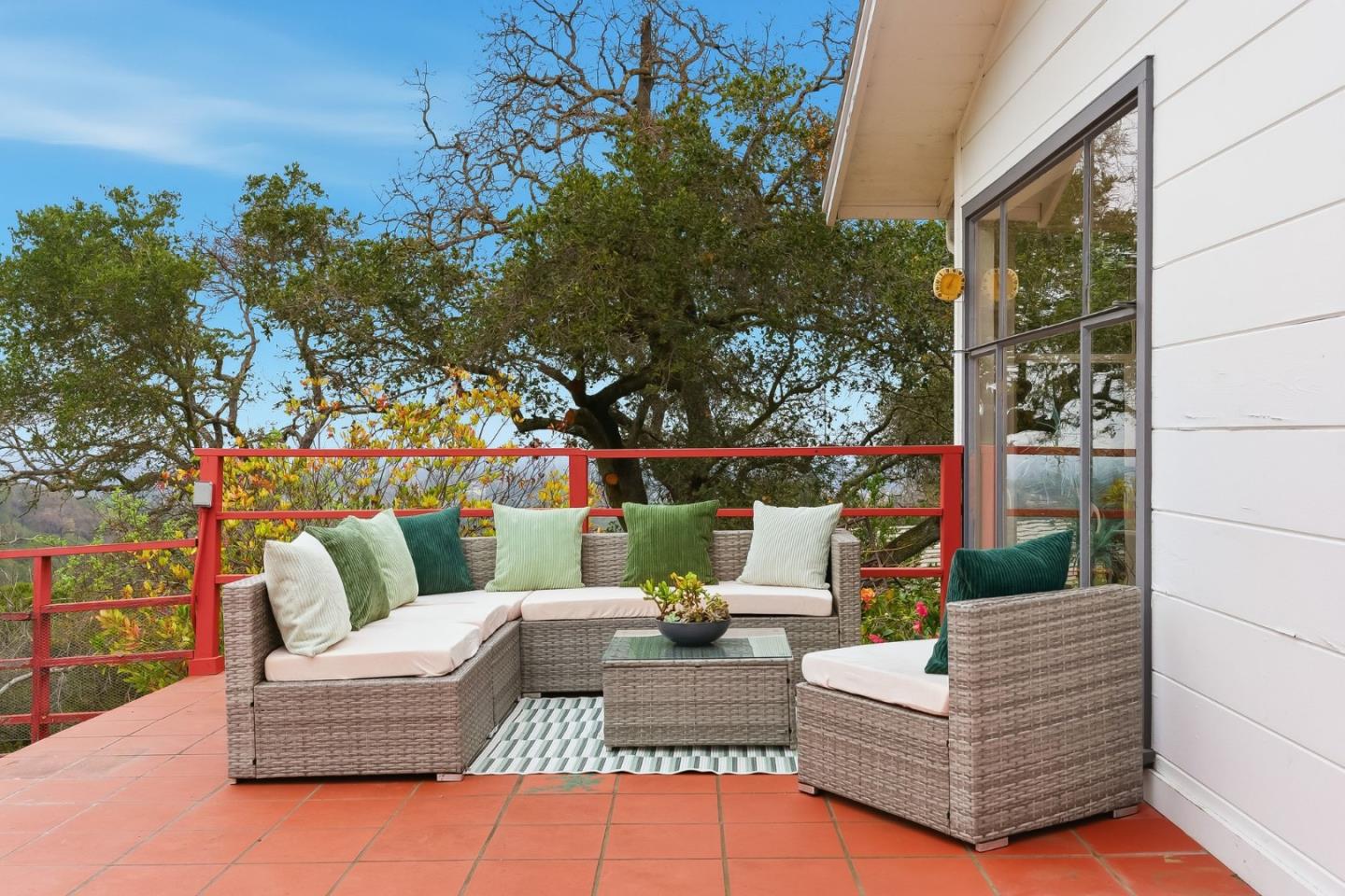 Detail Gallery Image 33 of 42 For 10915 Mora Dr, Los Altos Hills,  CA 94024 - 4 Beds | 2/1 Baths