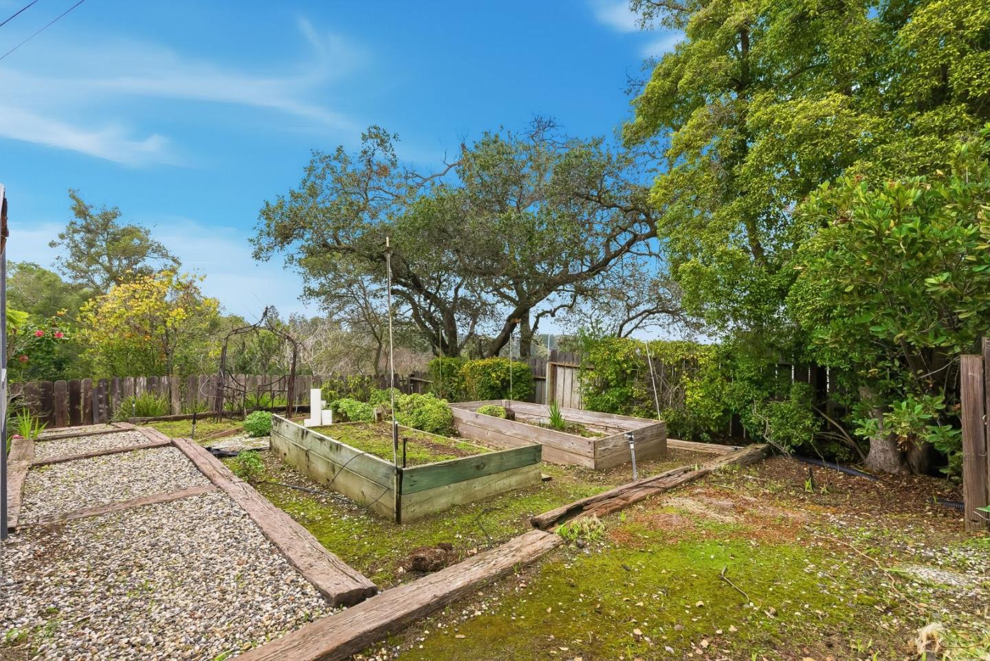 Detail Gallery Image 36 of 42 For 10915 Mora Dr, Los Altos Hills,  CA 94024 - 4 Beds | 2/1 Baths