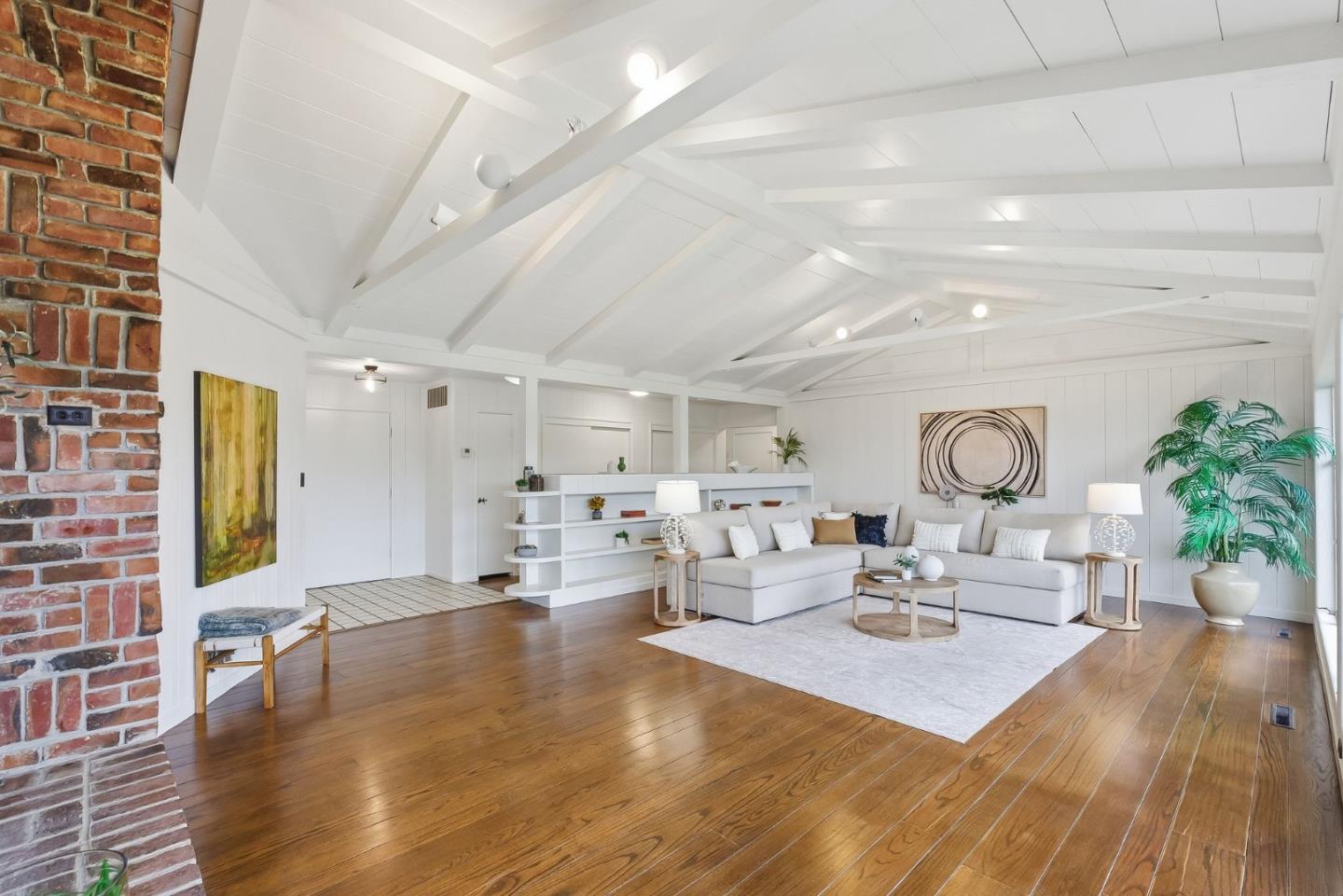 Detail Gallery Image 5 of 42 For 10915 Mora Dr, Los Altos Hills,  CA 94024 - 4 Beds | 2/1 Baths