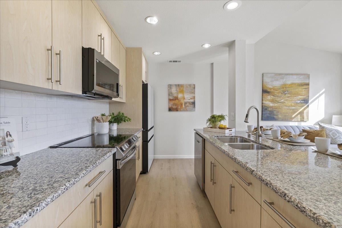 Detail Gallery Image 10 of 30 For 1065 Saginaw Ter #304,  Sunnyvale,  CA 94089 - 2 Beds | 2 Baths