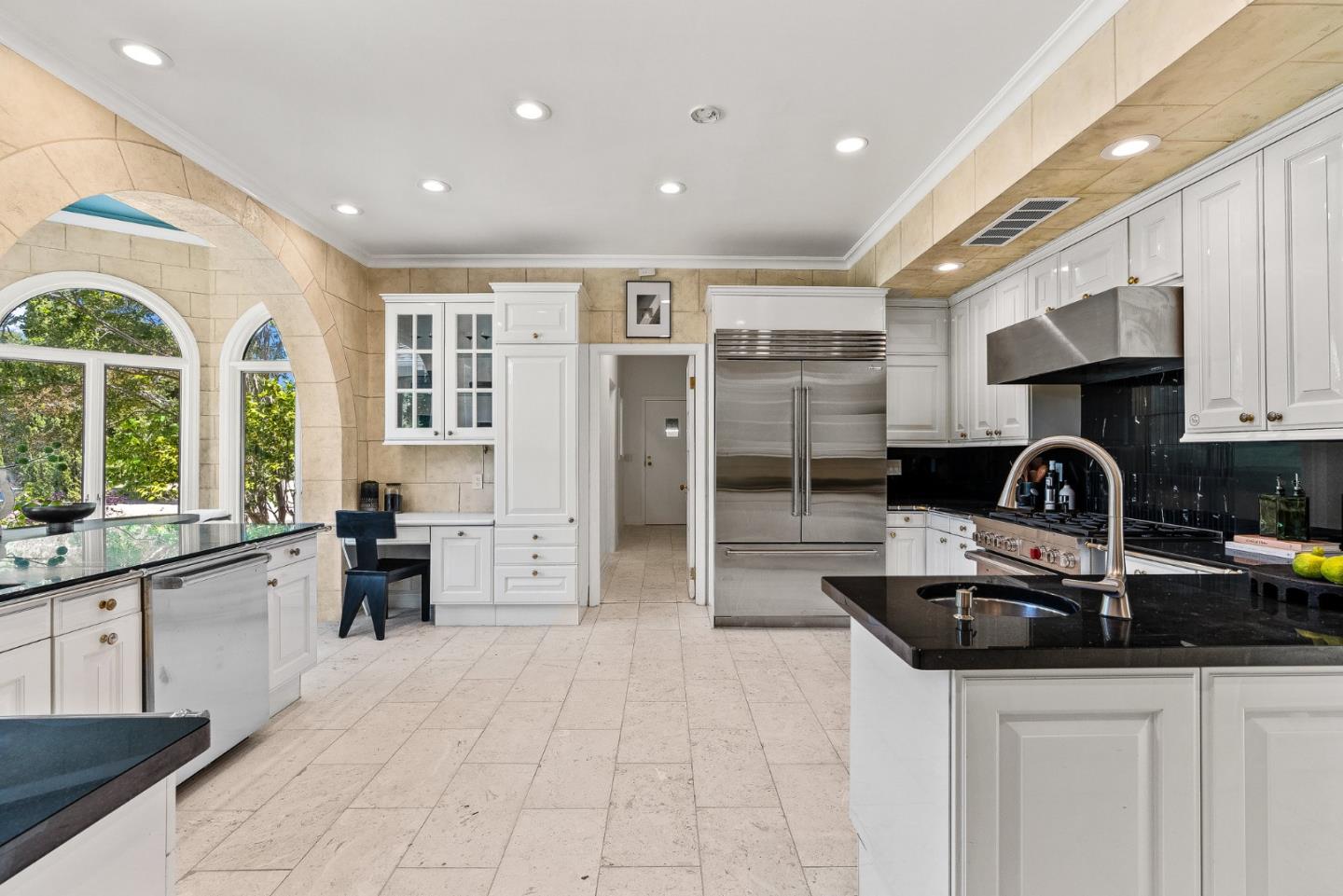 Detail Gallery Image 13 of 56 For 1142 Moore Rd, Woodside,  CA 94062 - 6 Beds | 5/1 Baths