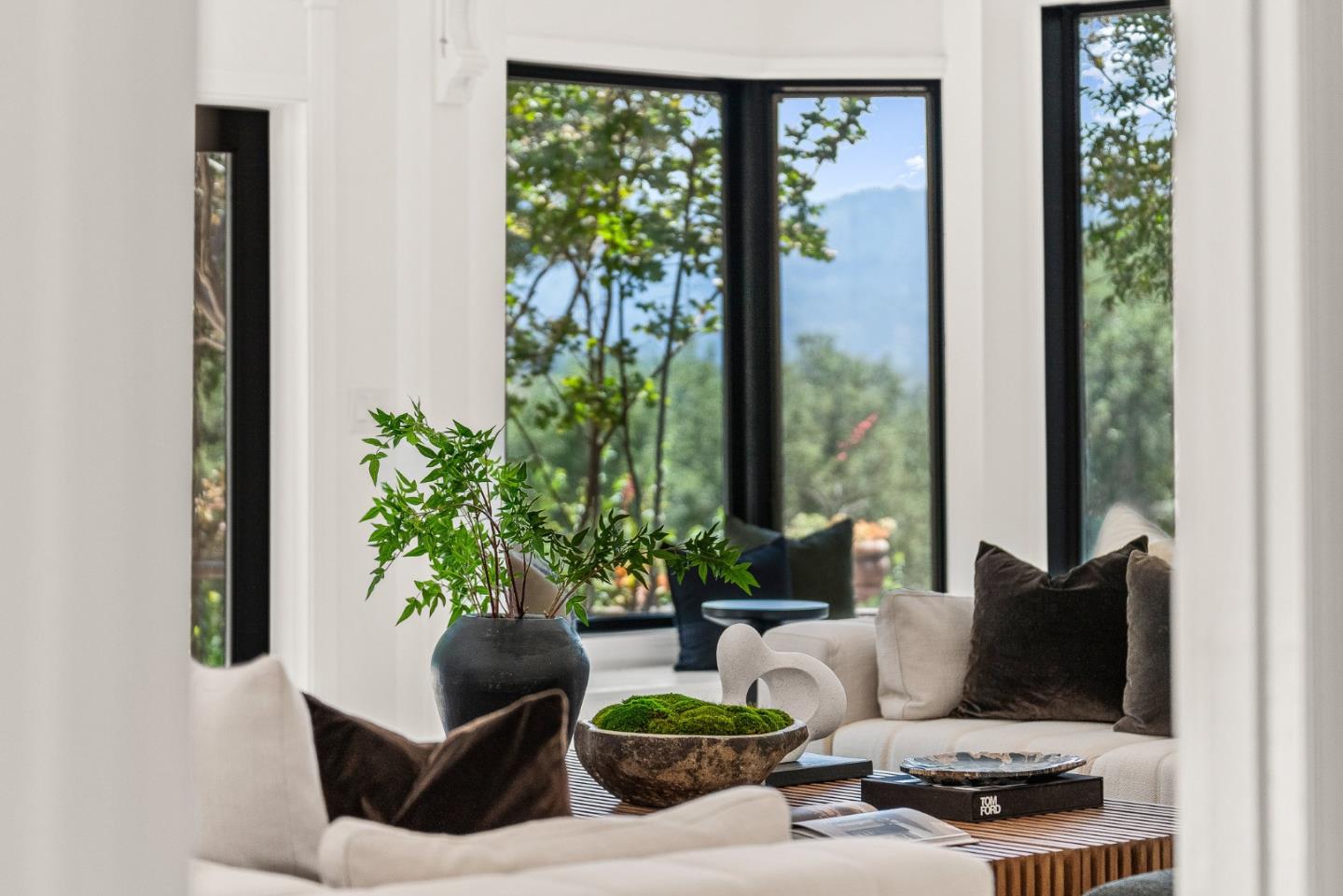 Detail Gallery Image 19 of 56 For 1142 Moore Rd, Woodside,  CA 94062 - 6 Beds | 5/1 Baths