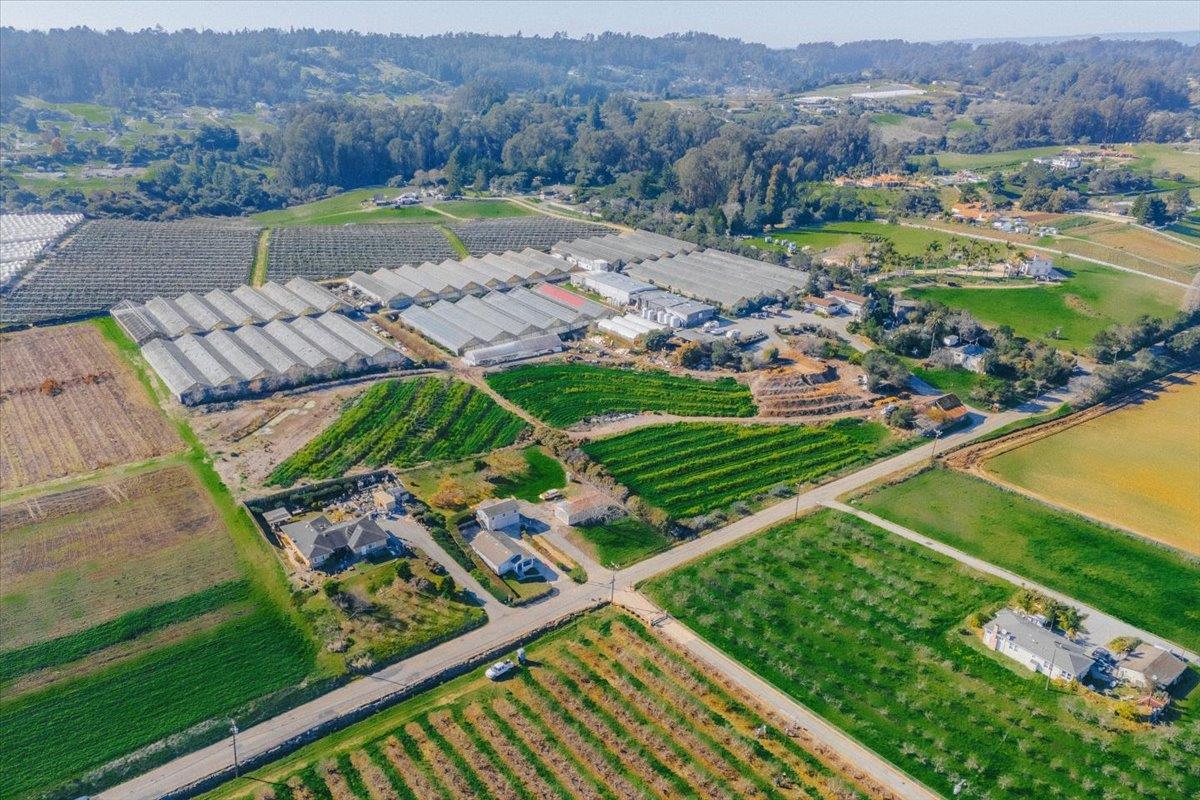 Detail Gallery Image 4 of 66 For 371 Calabasas Rd, Watsonville,  CA 95076 - 5 Beds | 2/1 Baths