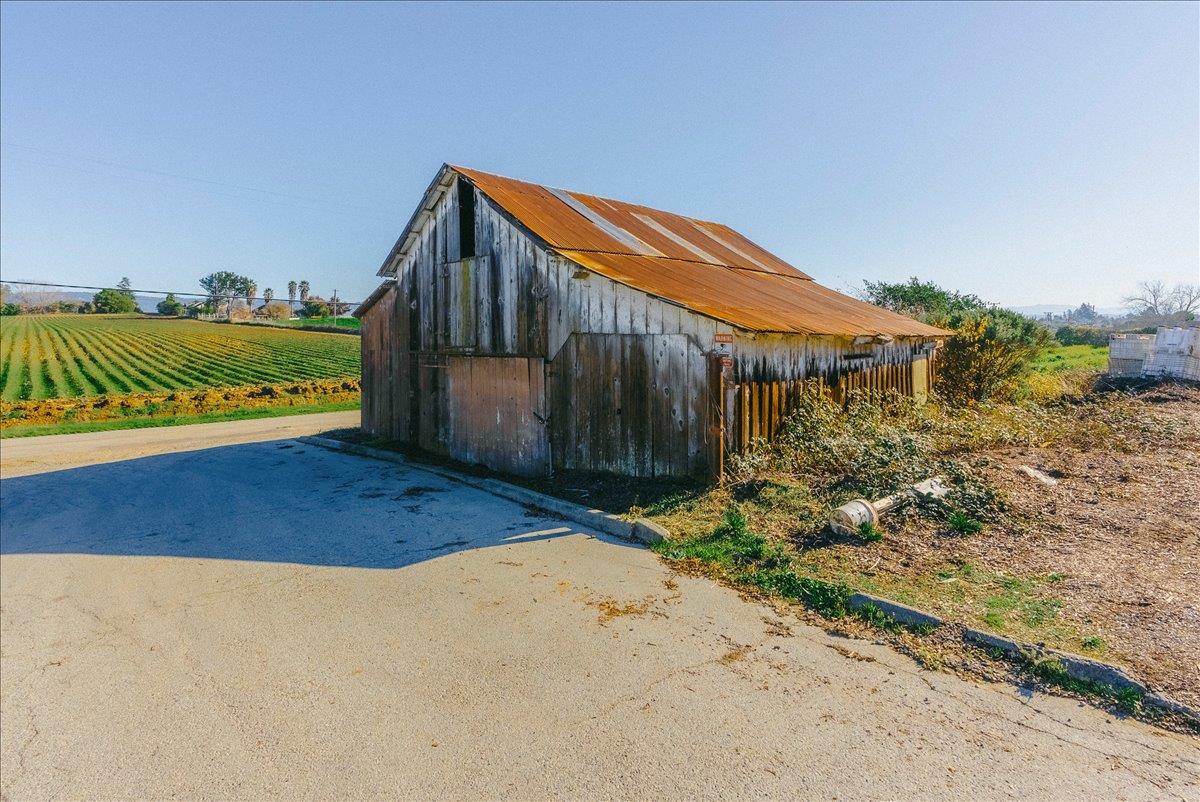 Detail Gallery Image 50 of 66 For 371 Calabasas Rd, Watsonville,  CA 95076 - 5 Beds | 2/1 Baths