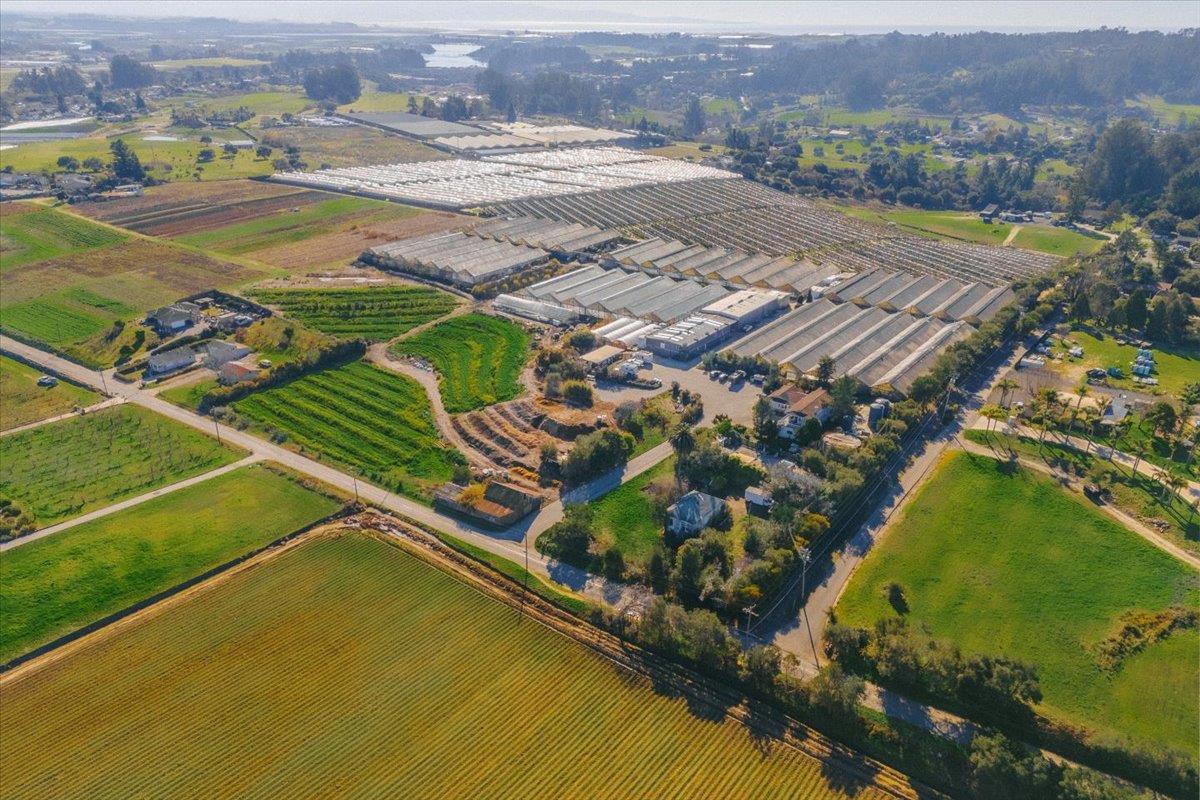 Detail Gallery Image 2 of 66 For 371 Calabasas Rd, Watsonville,  CA 95076 - – Beds | – Baths