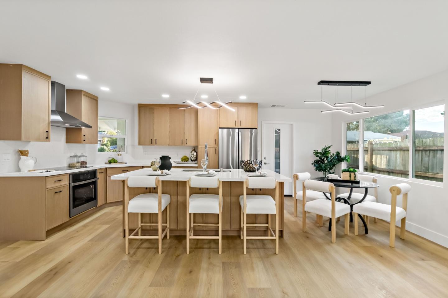 Detail Gallery Image 3 of 66 For 2946 Oxford Ave, Richmond,  CA 94806 - 4 Beds | 2 Baths