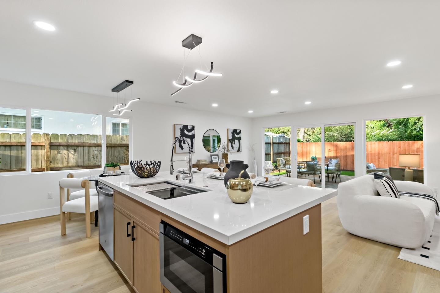 Detail Gallery Image 32 of 66 For 2946 Oxford Ave, Richmond,  CA 94806 - 4 Beds | 2 Baths