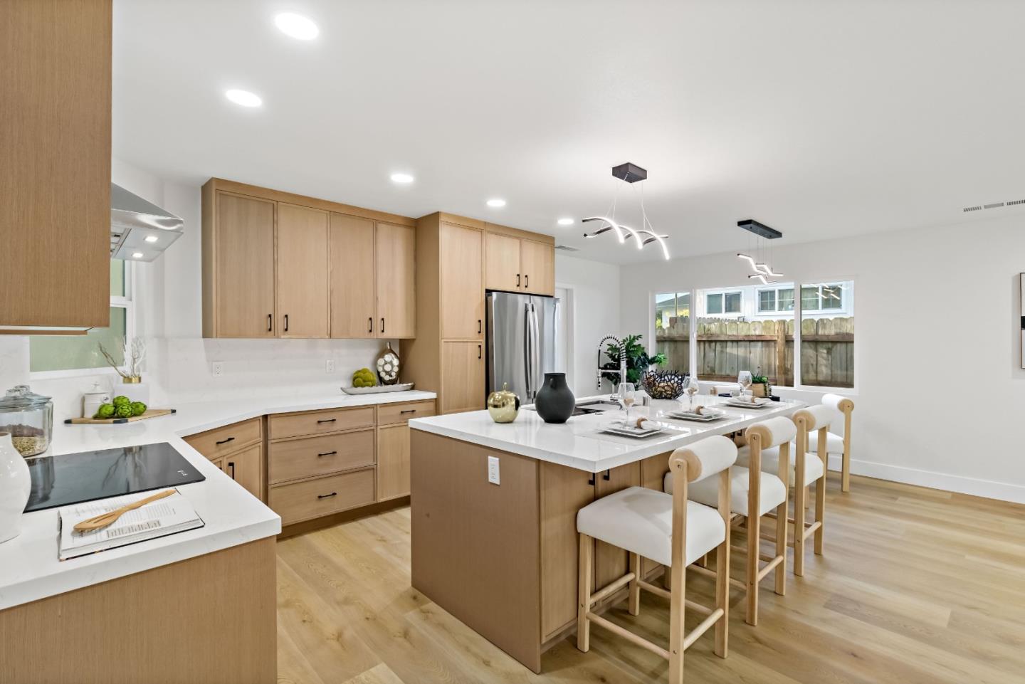 Detail Gallery Image 5 of 66 For 2946 Oxford Ave, Richmond,  CA 94806 - 4 Beds | 2 Baths