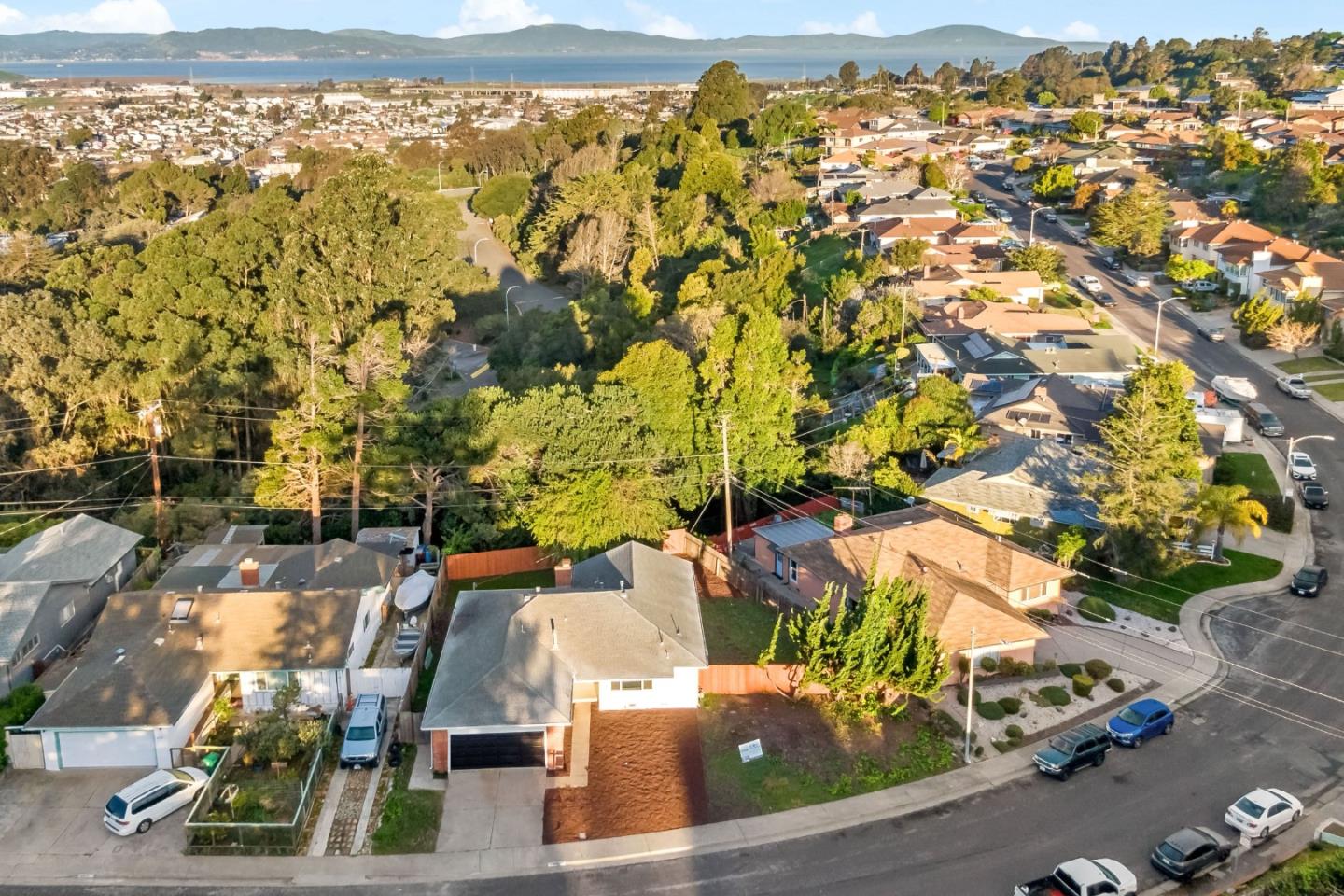 Detail Gallery Image 64 of 66 For 2946 Oxford Ave, Richmond,  CA 94806 - 4 Beds | 2 Baths