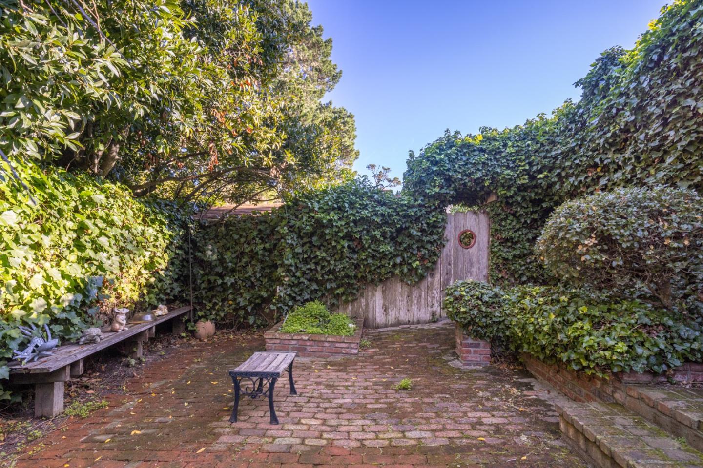 Detail Gallery Image 26 of 30 For 2962 Club Rd, Pebble Beach,  CA 93953 - 4 Beds | 3 Baths