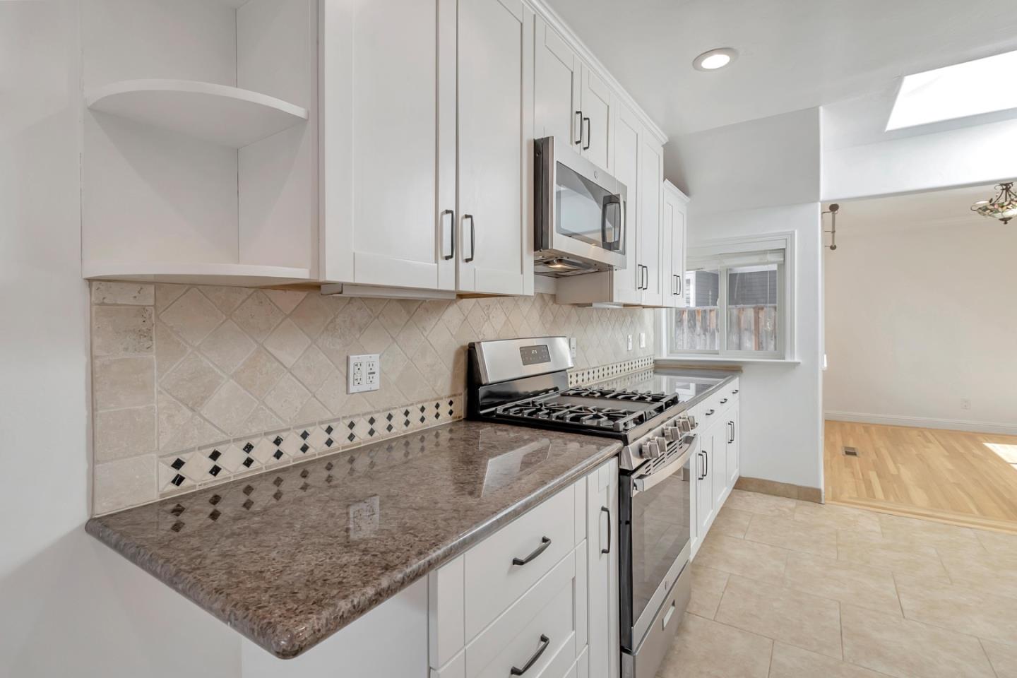 Detail Gallery Image 13 of 44 For 123 Dunsmuir Way, Menlo Park,  CA 94025 - 3 Beds | 2 Baths