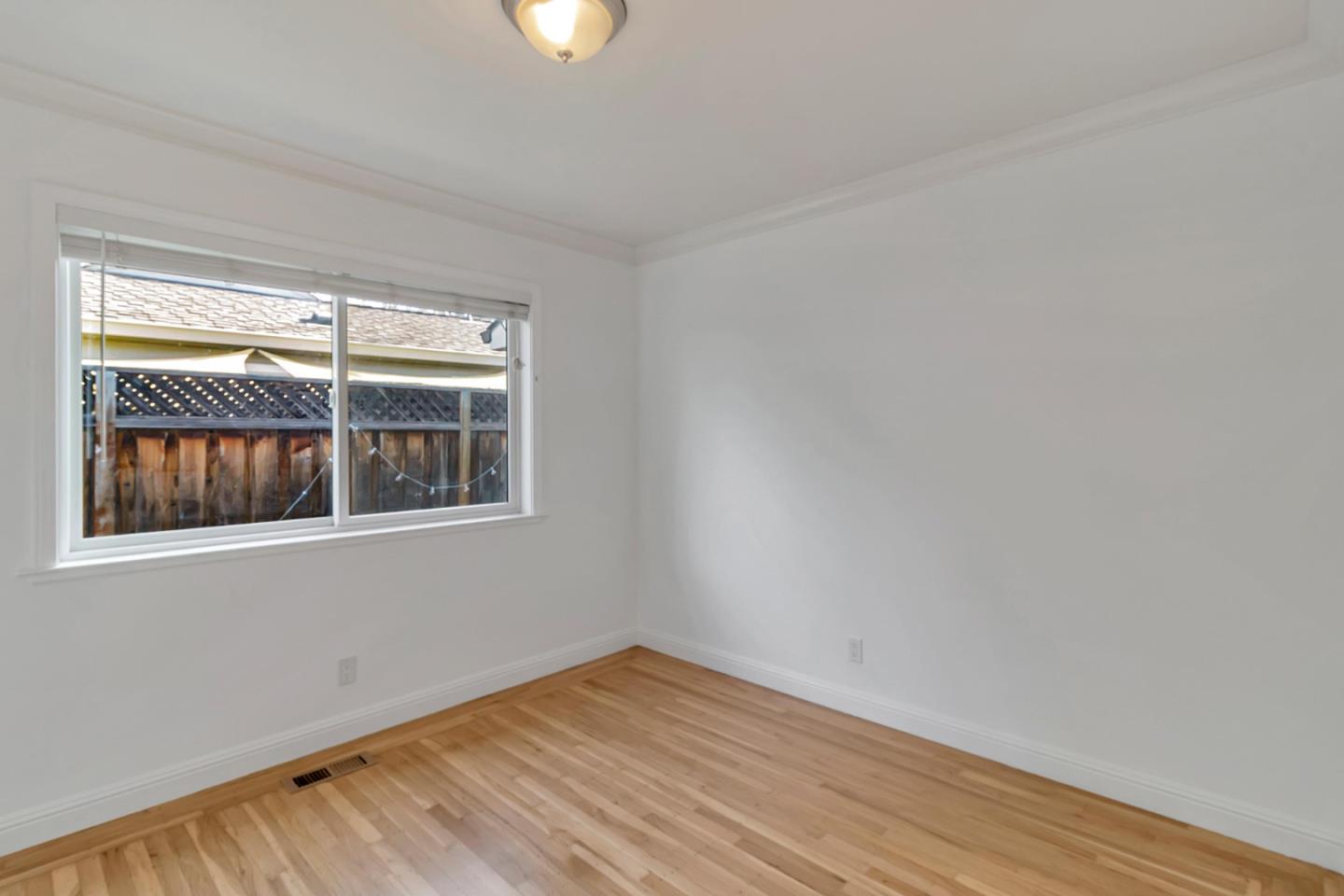 Detail Gallery Image 16 of 44 For 123 Dunsmuir Way, Menlo Park,  CA 94025 - 3 Beds | 2 Baths