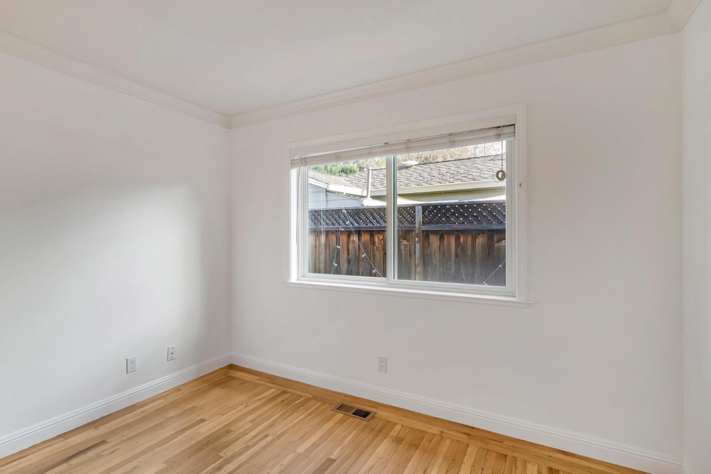 Detail Gallery Image 17 of 44 For 123 Dunsmuir Way, Menlo Park,  CA 94025 - 3 Beds | 2 Baths