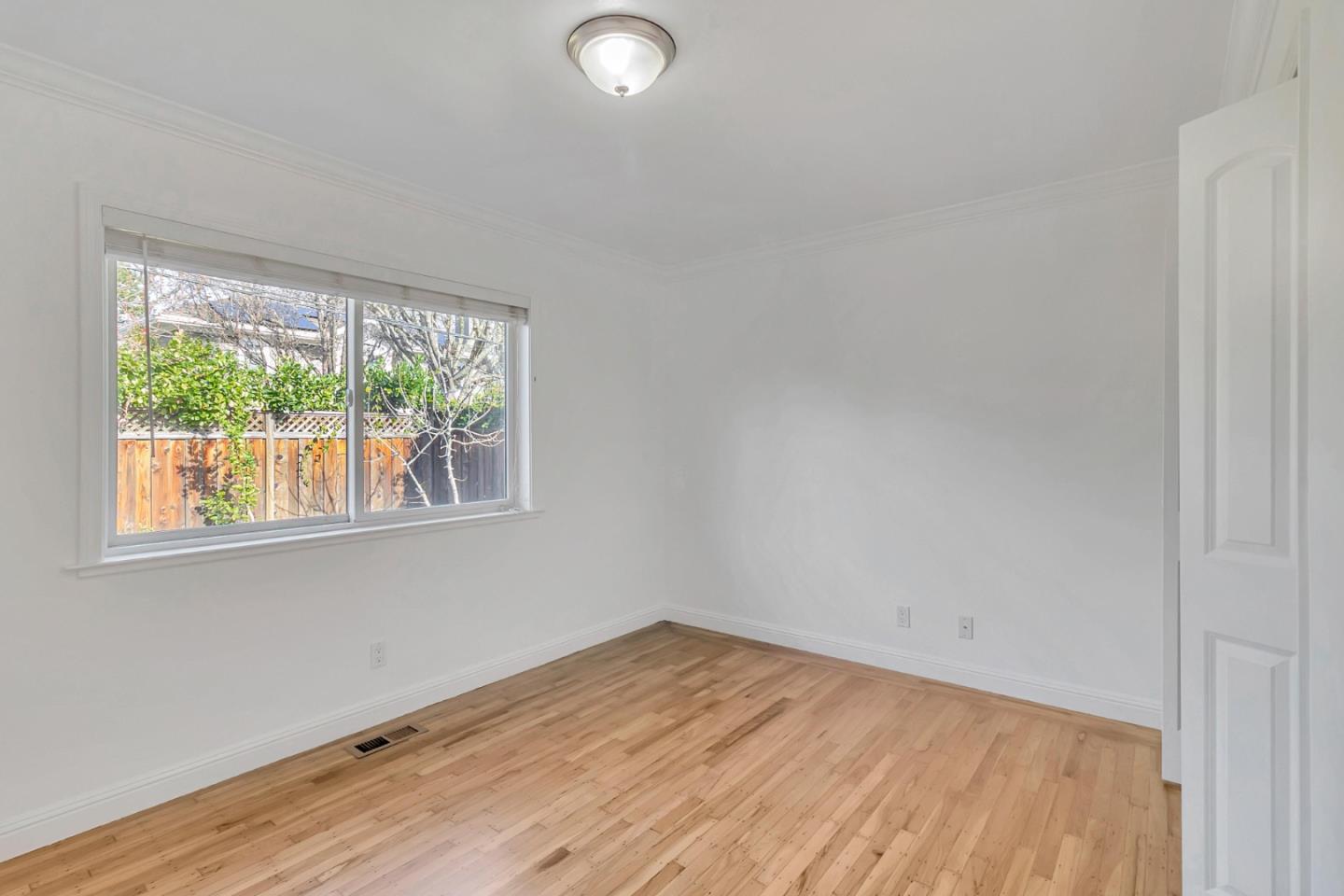 Detail Gallery Image 20 of 44 For 123 Dunsmuir Way, Menlo Park,  CA 94025 - 3 Beds | 2 Baths