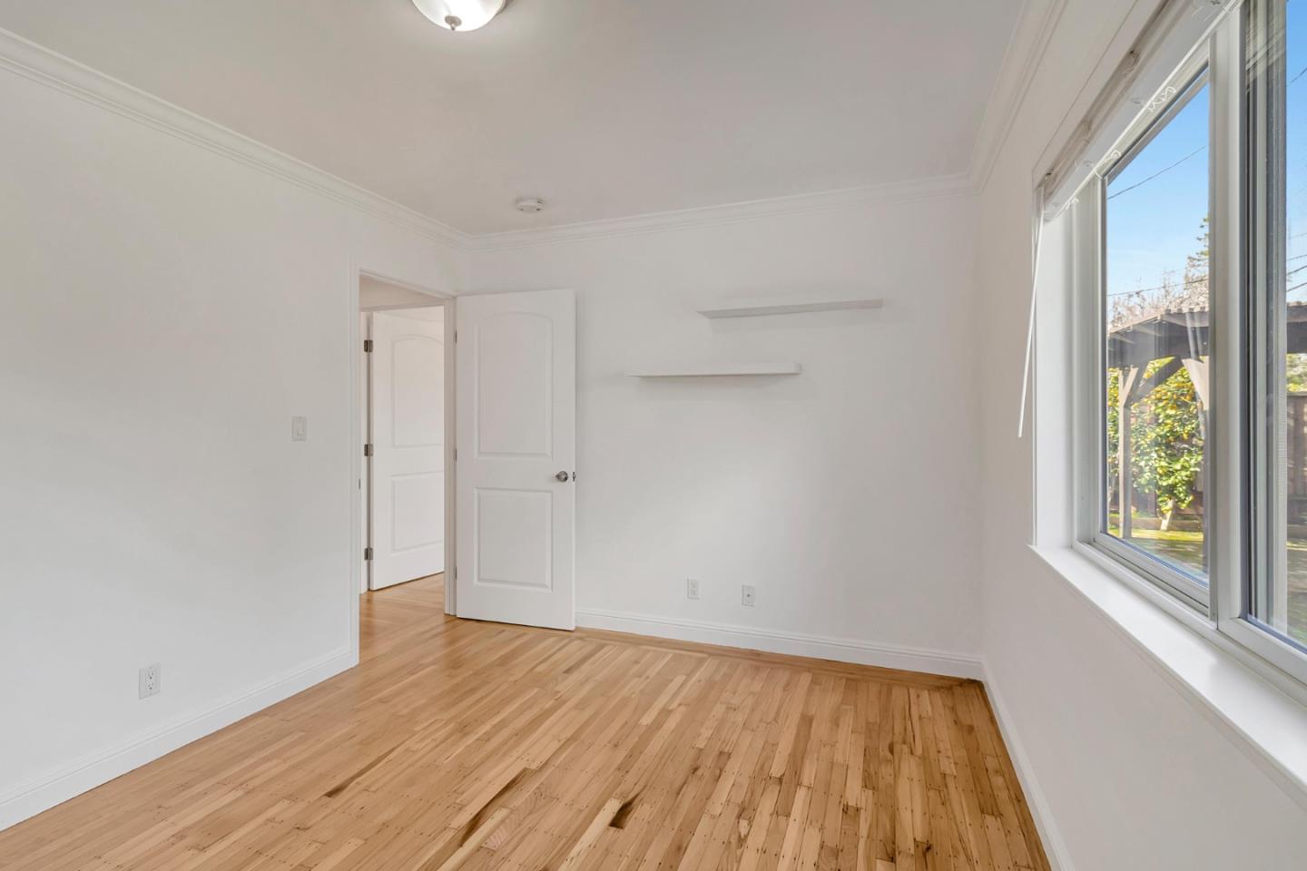 Detail Gallery Image 22 of 44 For 123 Dunsmuir Way, Menlo Park,  CA 94025 - 3 Beds | 2 Baths