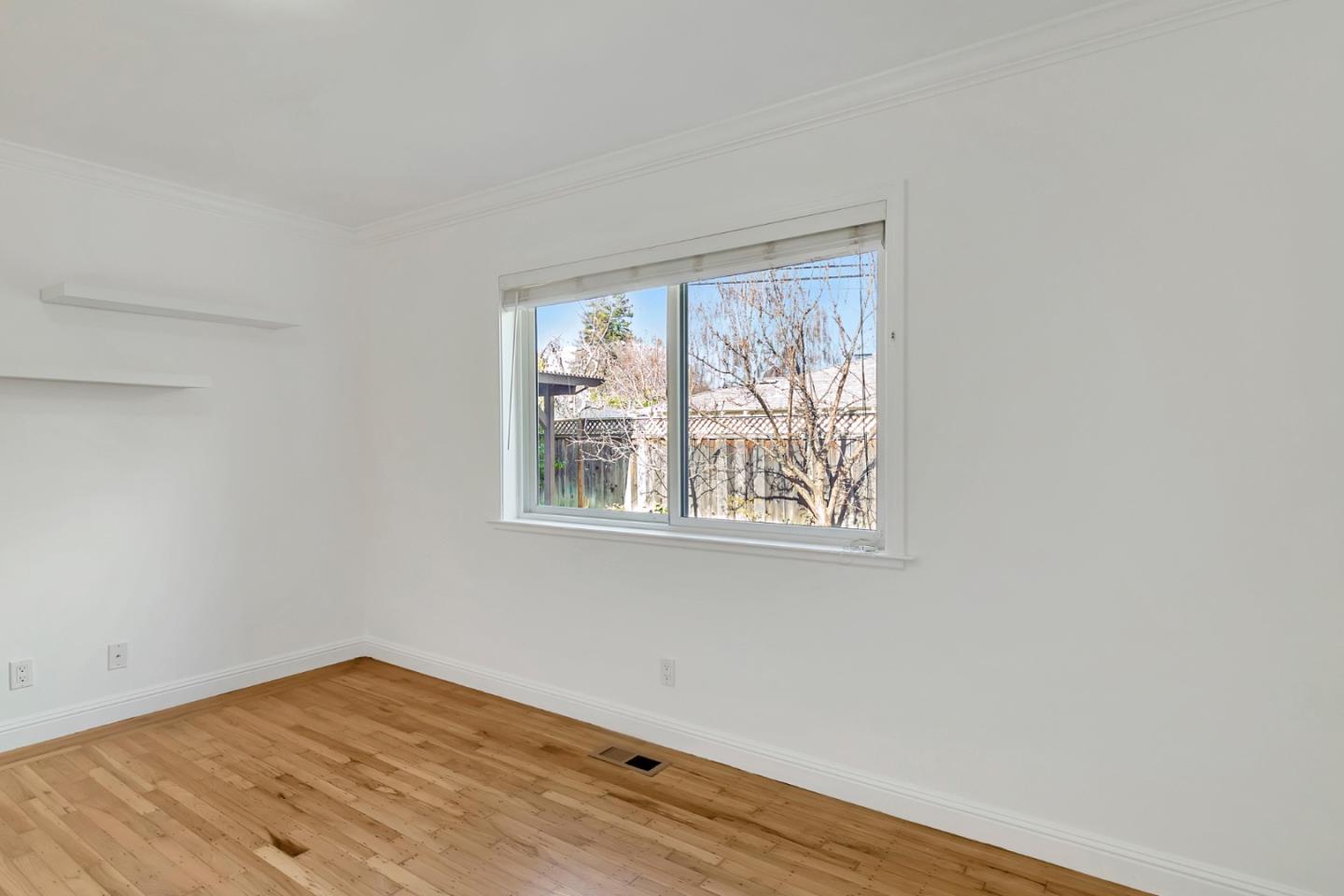 Detail Gallery Image 23 of 44 For 123 Dunsmuir Way, Menlo Park,  CA 94025 - 3 Beds | 2 Baths