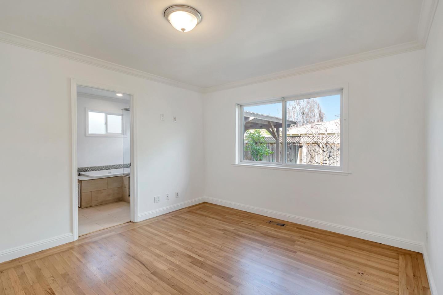 Detail Gallery Image 24 of 44 For 123 Dunsmuir Way, Menlo Park,  CA 94025 - 3 Beds | 2 Baths